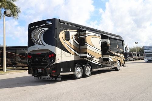 2022 Newmar Dutch Star 4020
