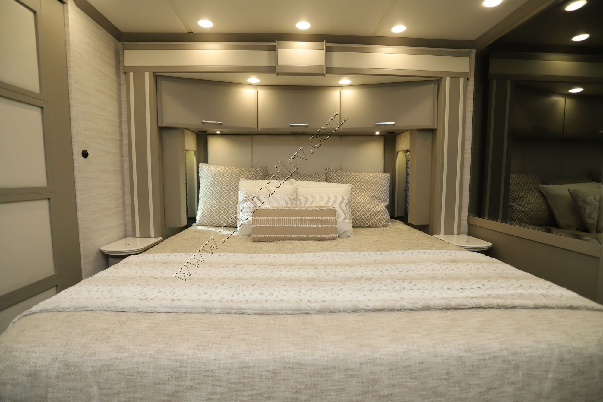 New 2026 Newmar Essex 4551 Class A  For Sale