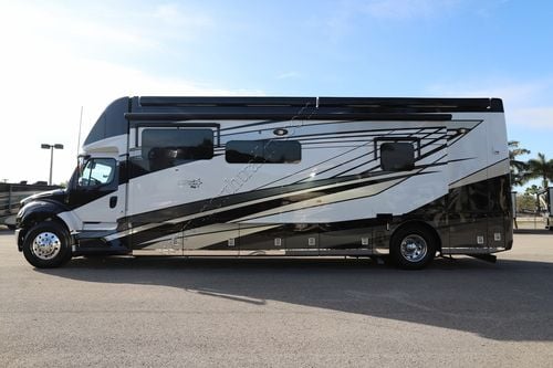 2024 Newmar Super Star 3731