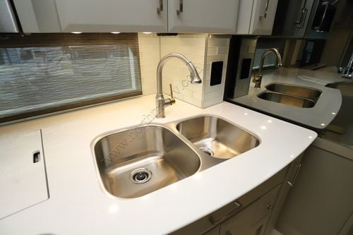 2026 Newmar Essex 4551