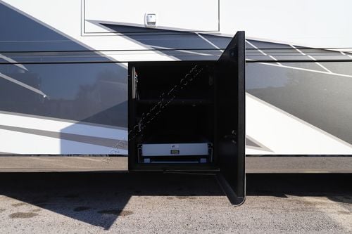 2026 Newmar Essex 4551