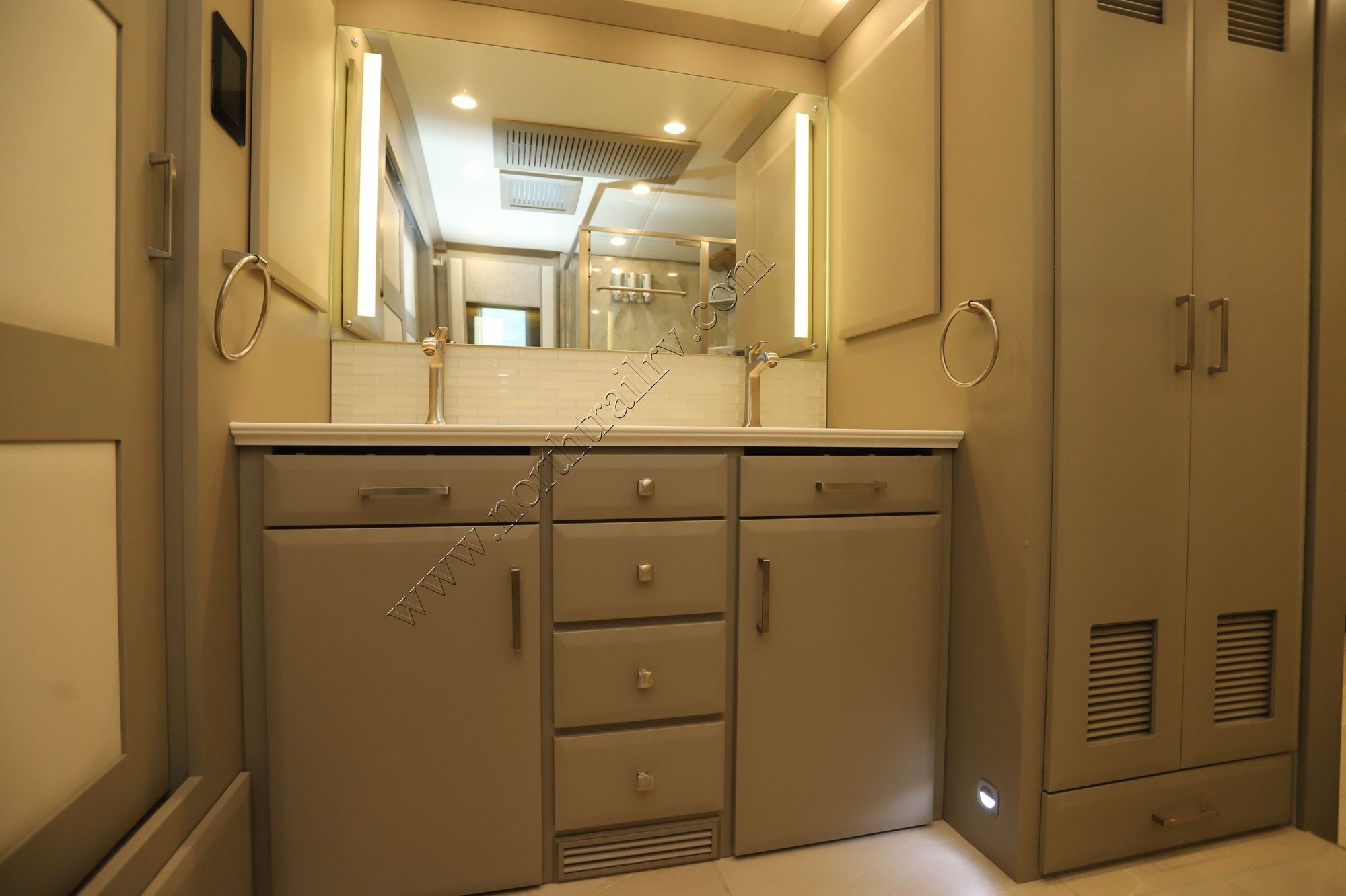 New 2026 Newmar Essex 4551 Class A  For Sale