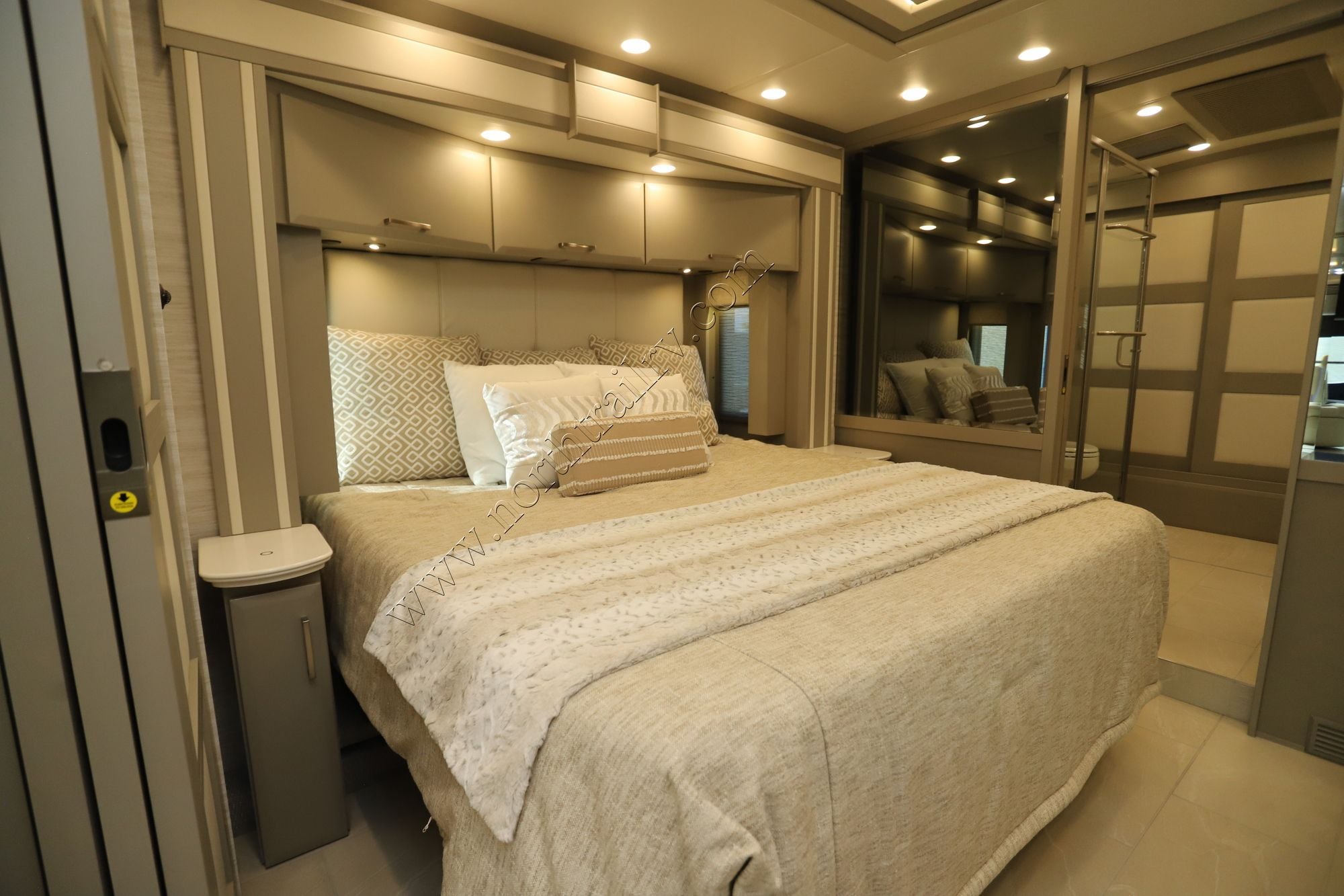 New 2026 Newmar Essex 4551 Class A  For Sale