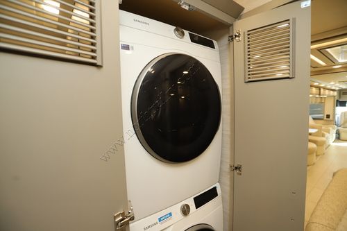 2026 Newmar Essex 4551