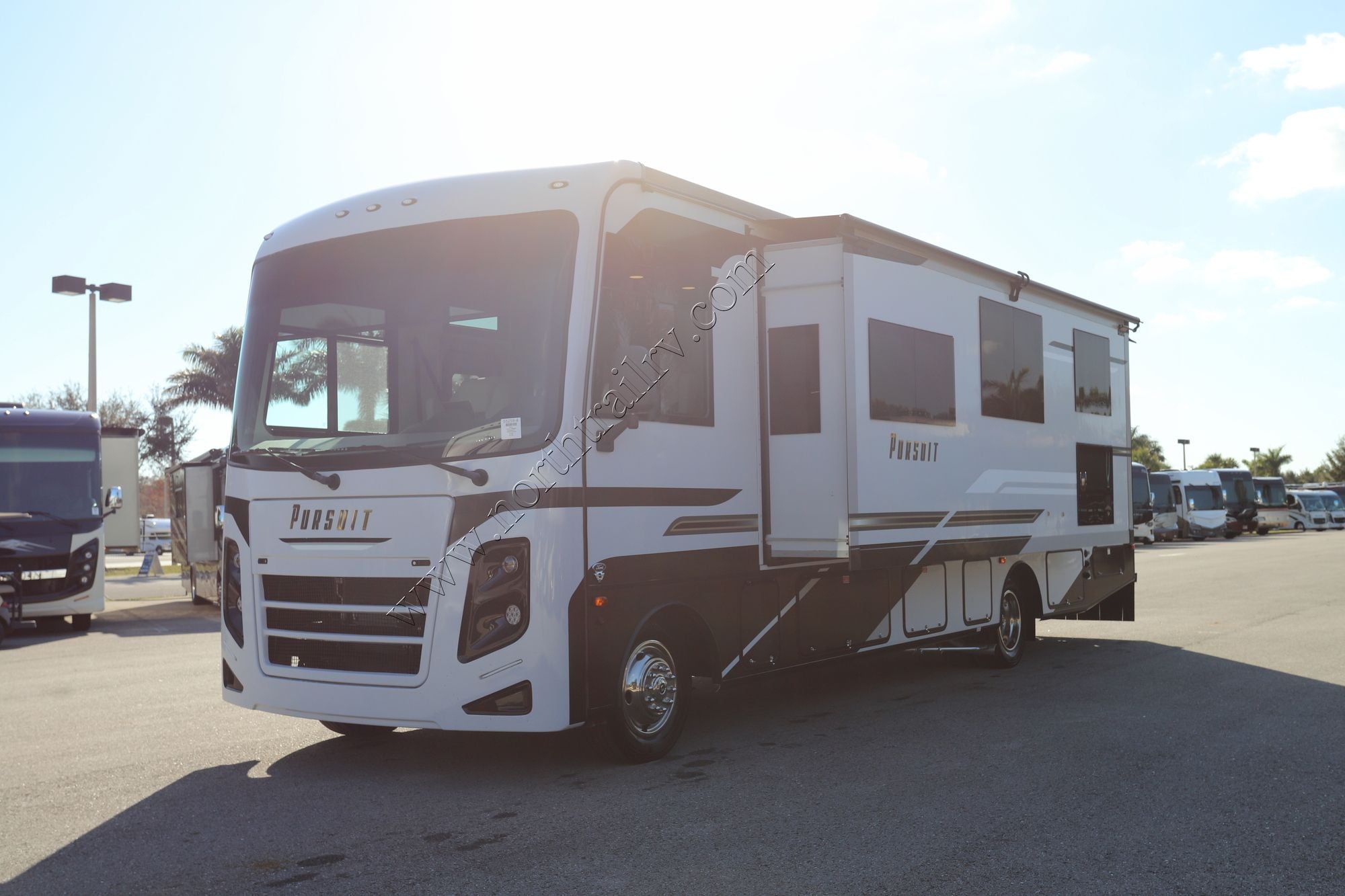 Used 2024 Coachmen Pursuit 31ES Class A  For Sale