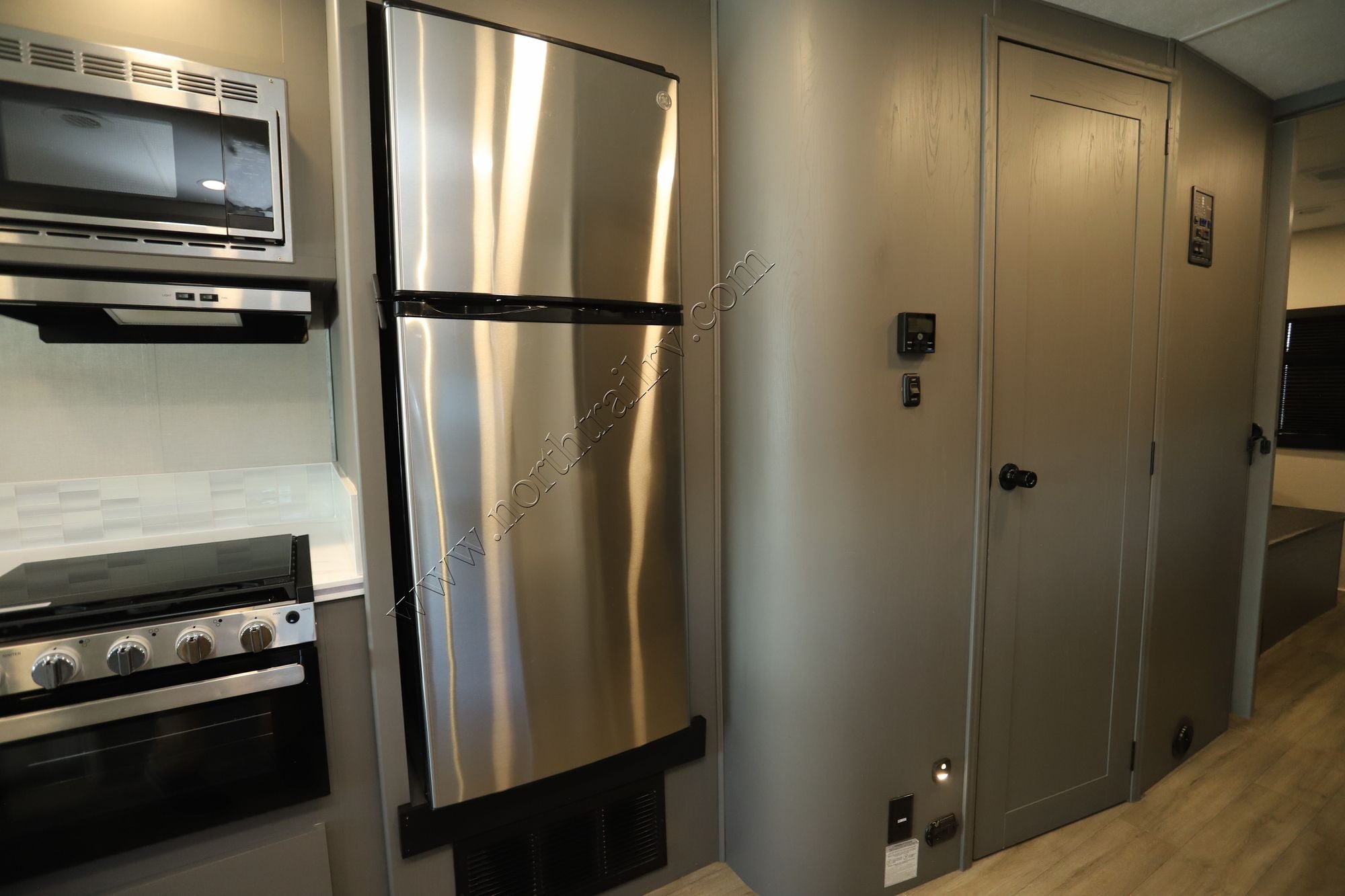 Used 2024 Coachmen Pursuit 31ES Class A  For Sale