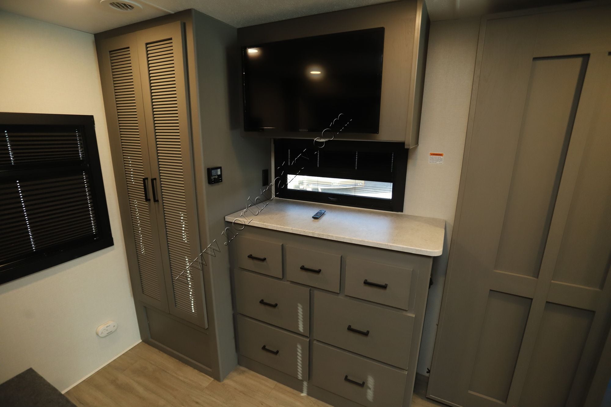 Used 2024 Coachmen Pursuit 31ES Class A  For Sale