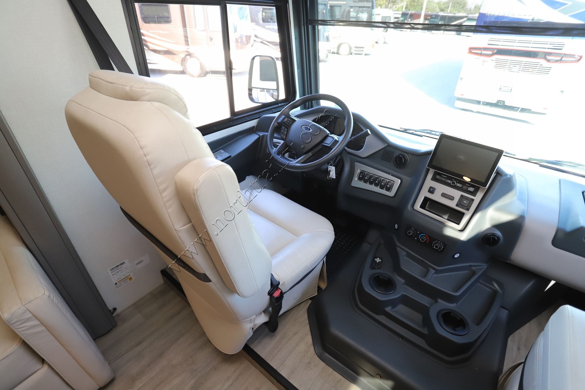 Used 2024 Coachmen Pursuit 31ES Class A  For Sale
