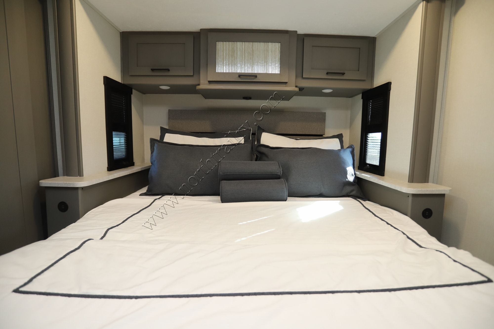 Used 2024 Coachmen Pursuit 31ES Class A  For Sale