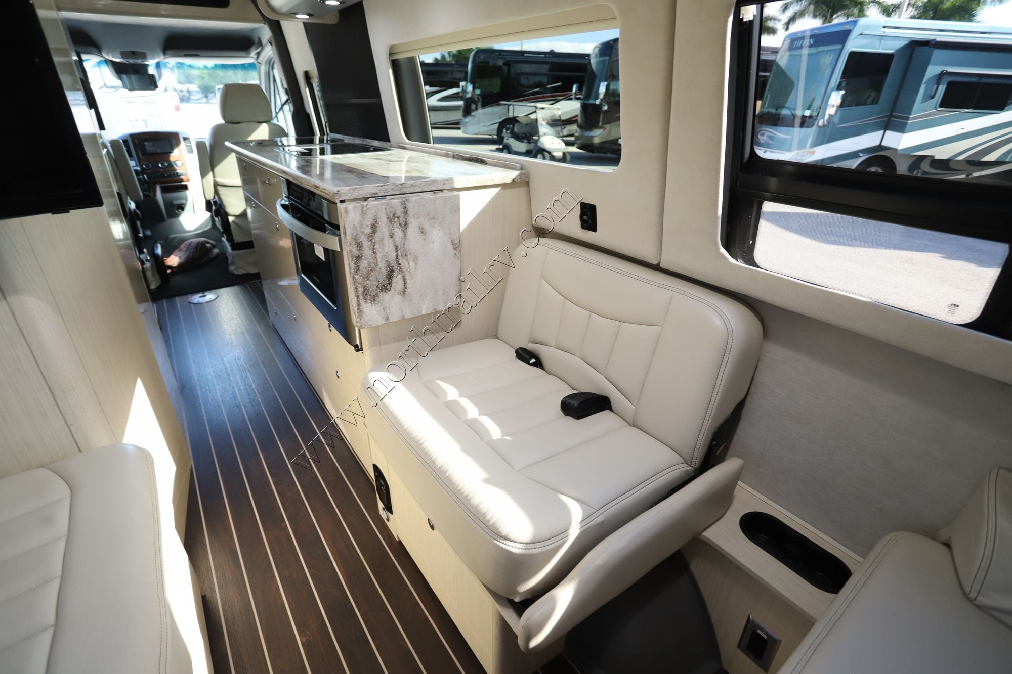 2016 Airstream Interstate LOUNGE EXT Class B Used  For Sale