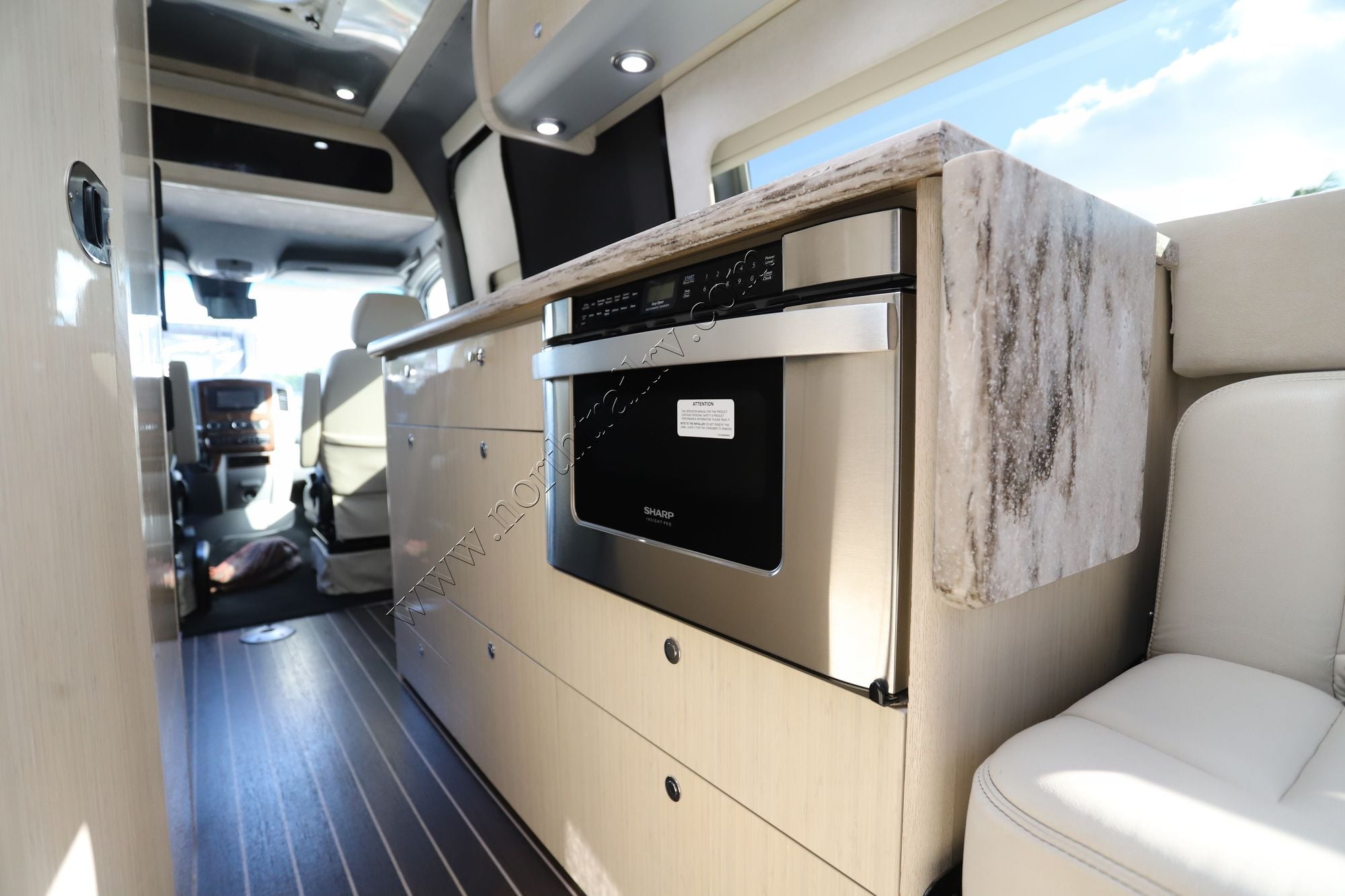 2016 Airstream Interstate LOUNGE EXT Class B Used  For Sale