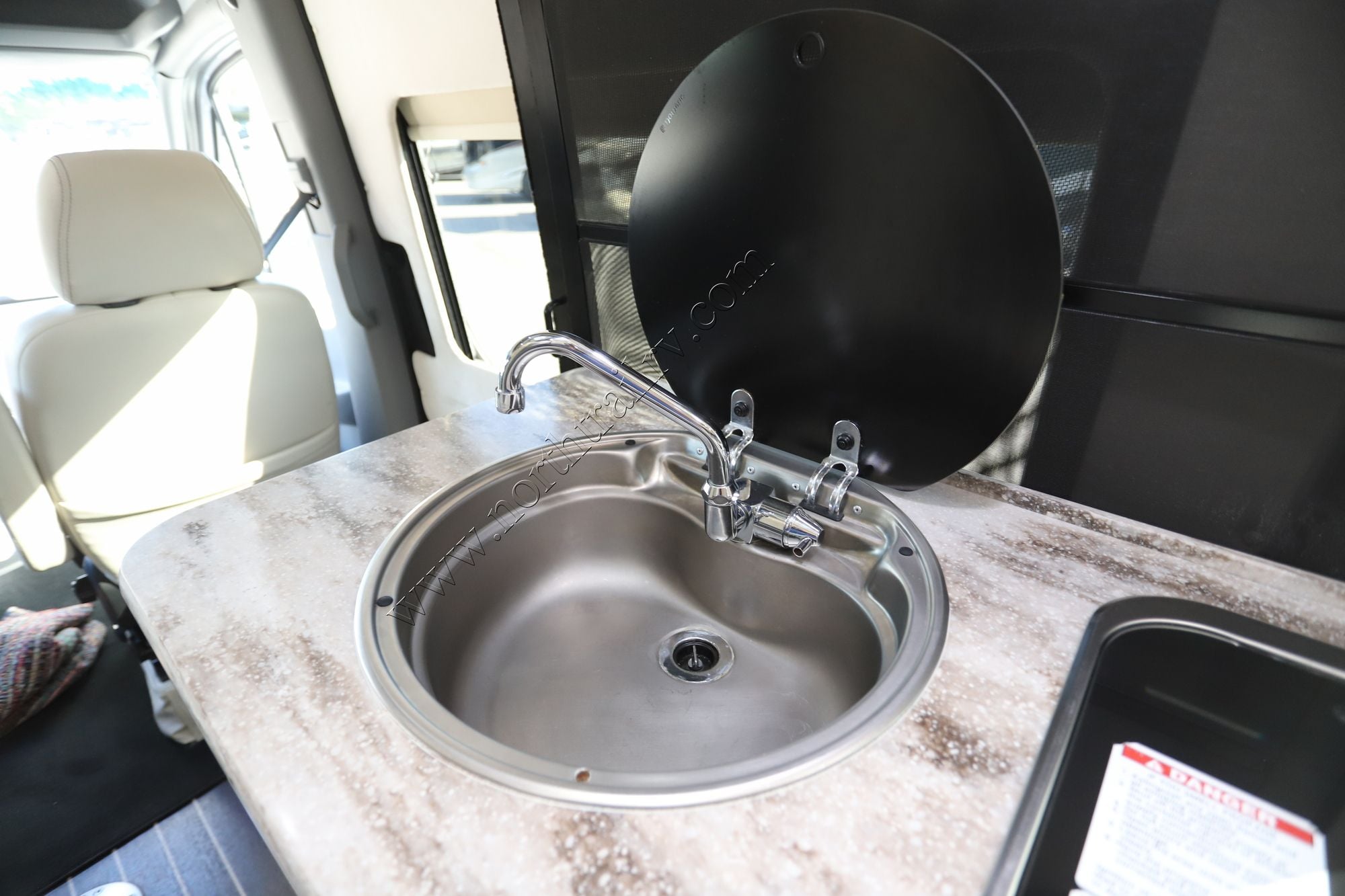 2016 Airstream Interstate LOUNGE EXT Class B Used  For Sale