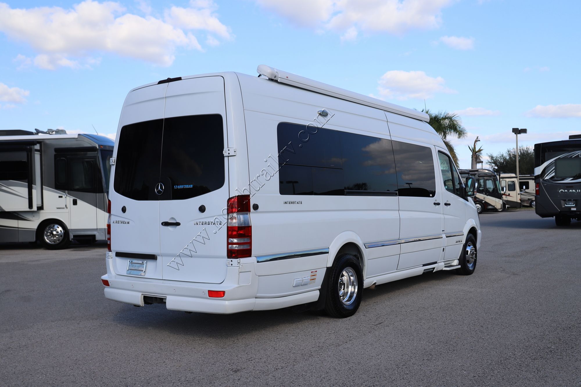 2016 Airstream Interstate LOUNGE EXT Class B Used  For Sale