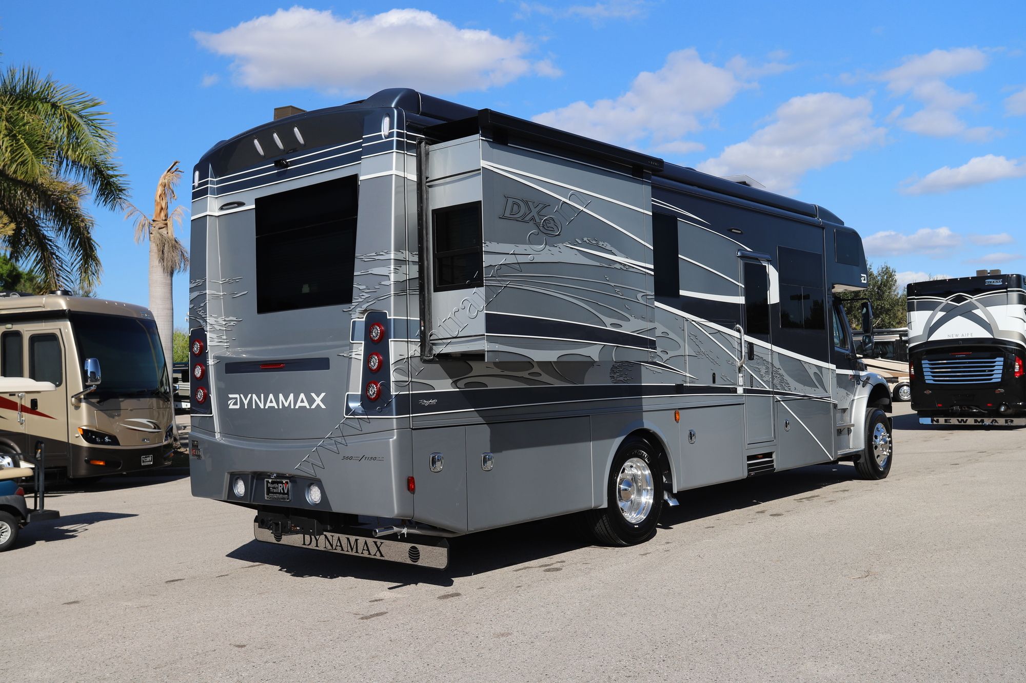 New 2026 Dynamax Dx3 32KD Super C  For Sale