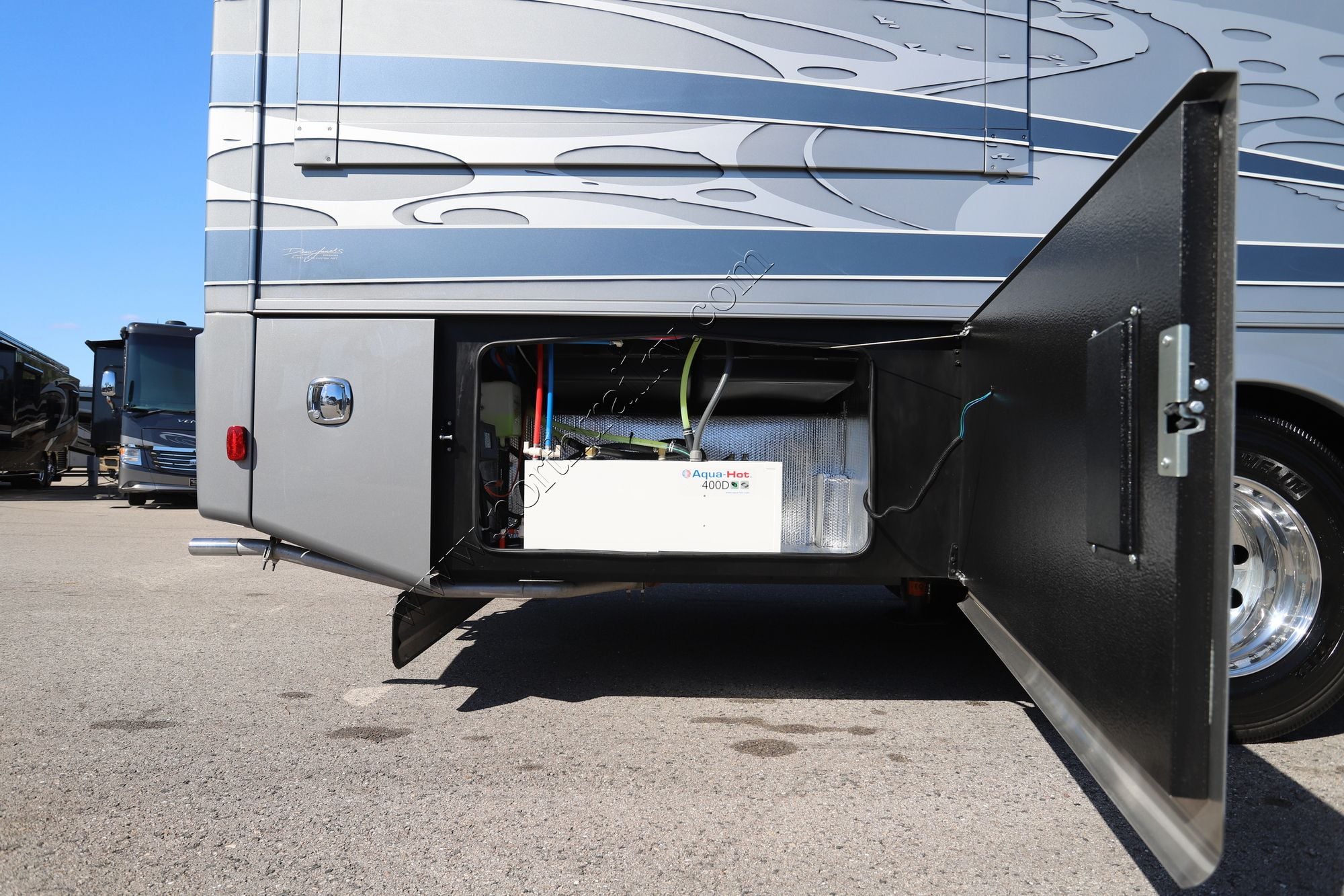 New 2026 Dynamax Dx3 32KD Super C  For Sale