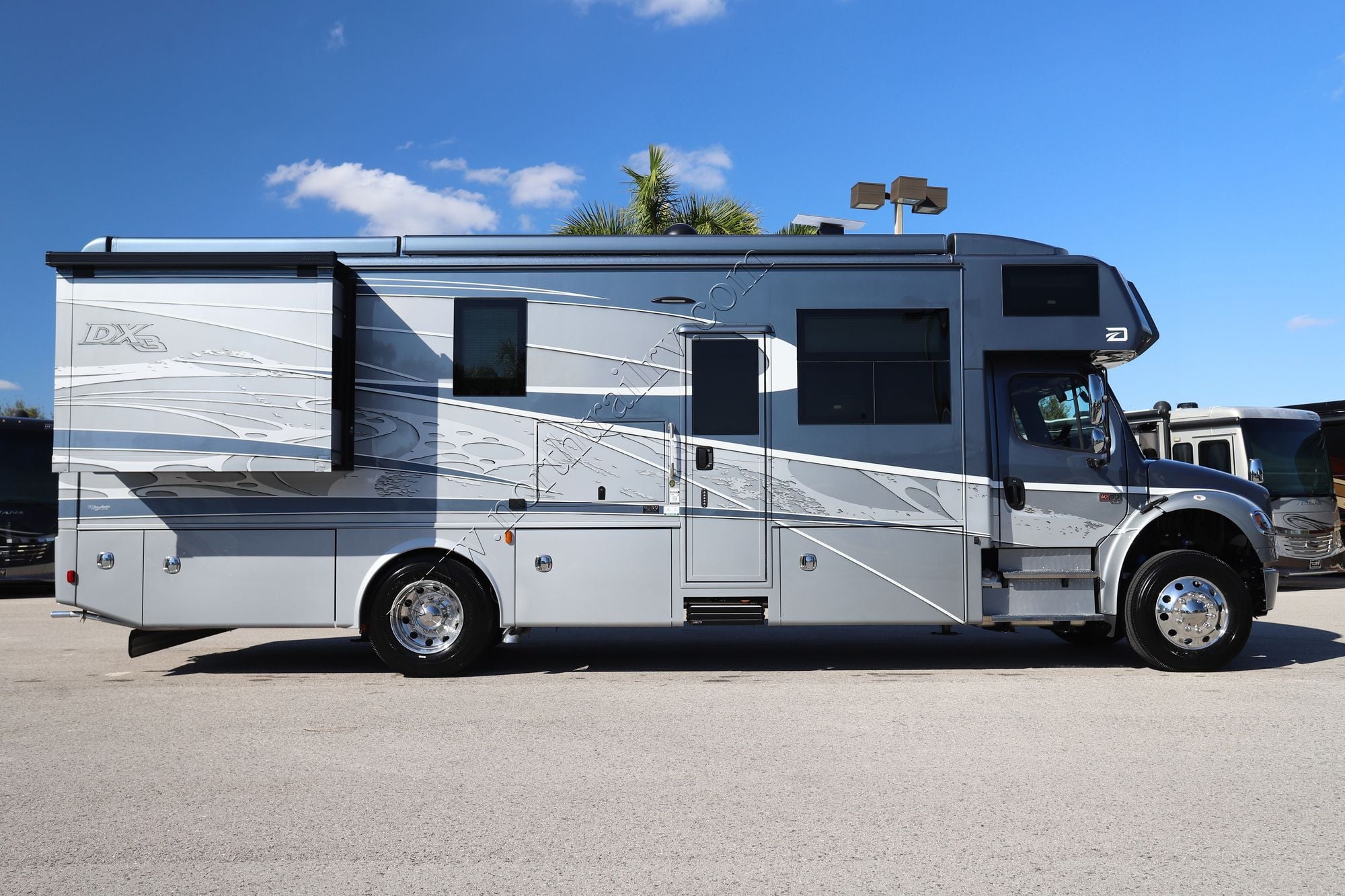 New 2026 Dynamax Dx3 32KD Super C  For Sale