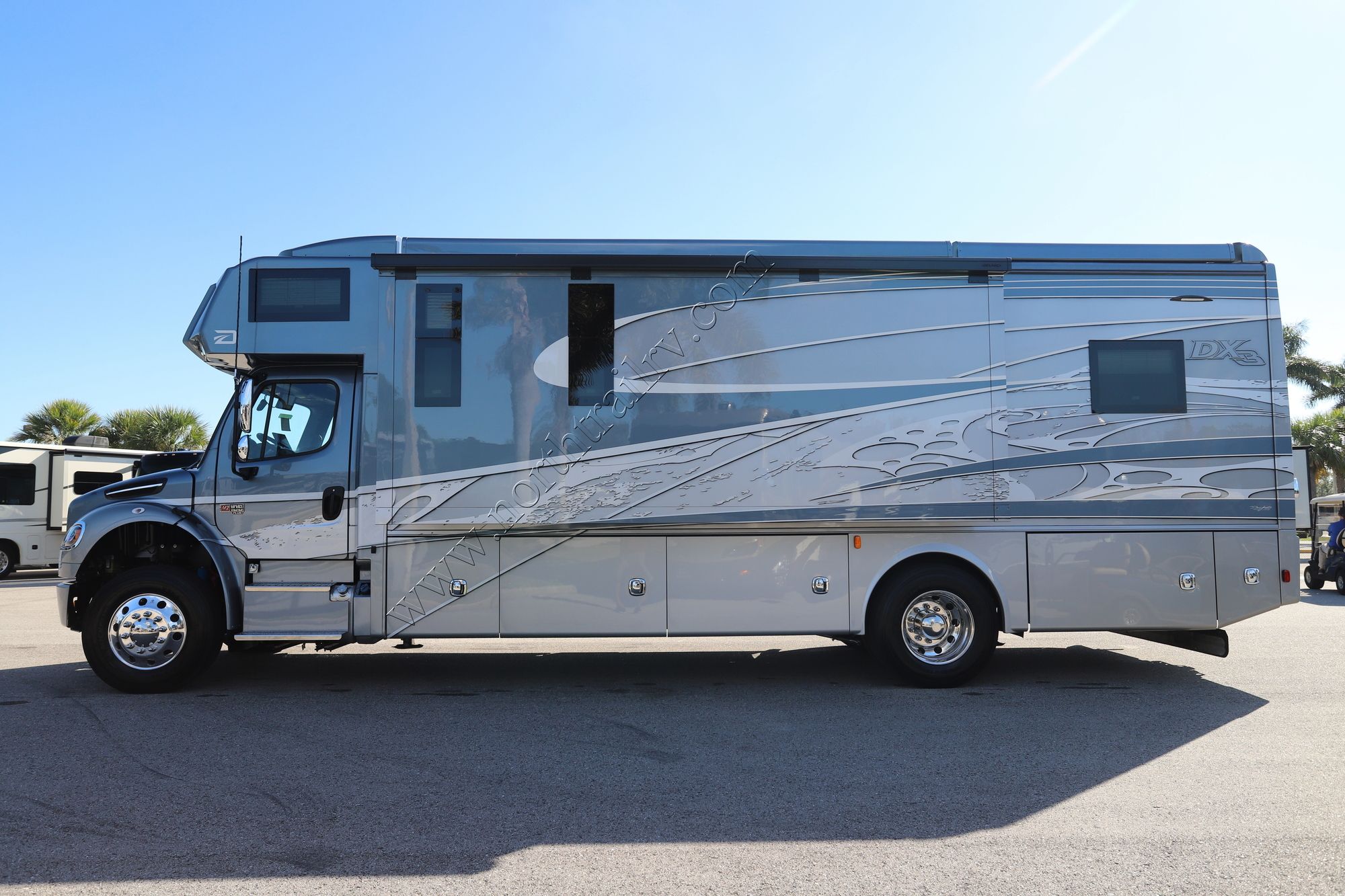 New 2026 Dynamax Dx3 32KD Super C  For Sale