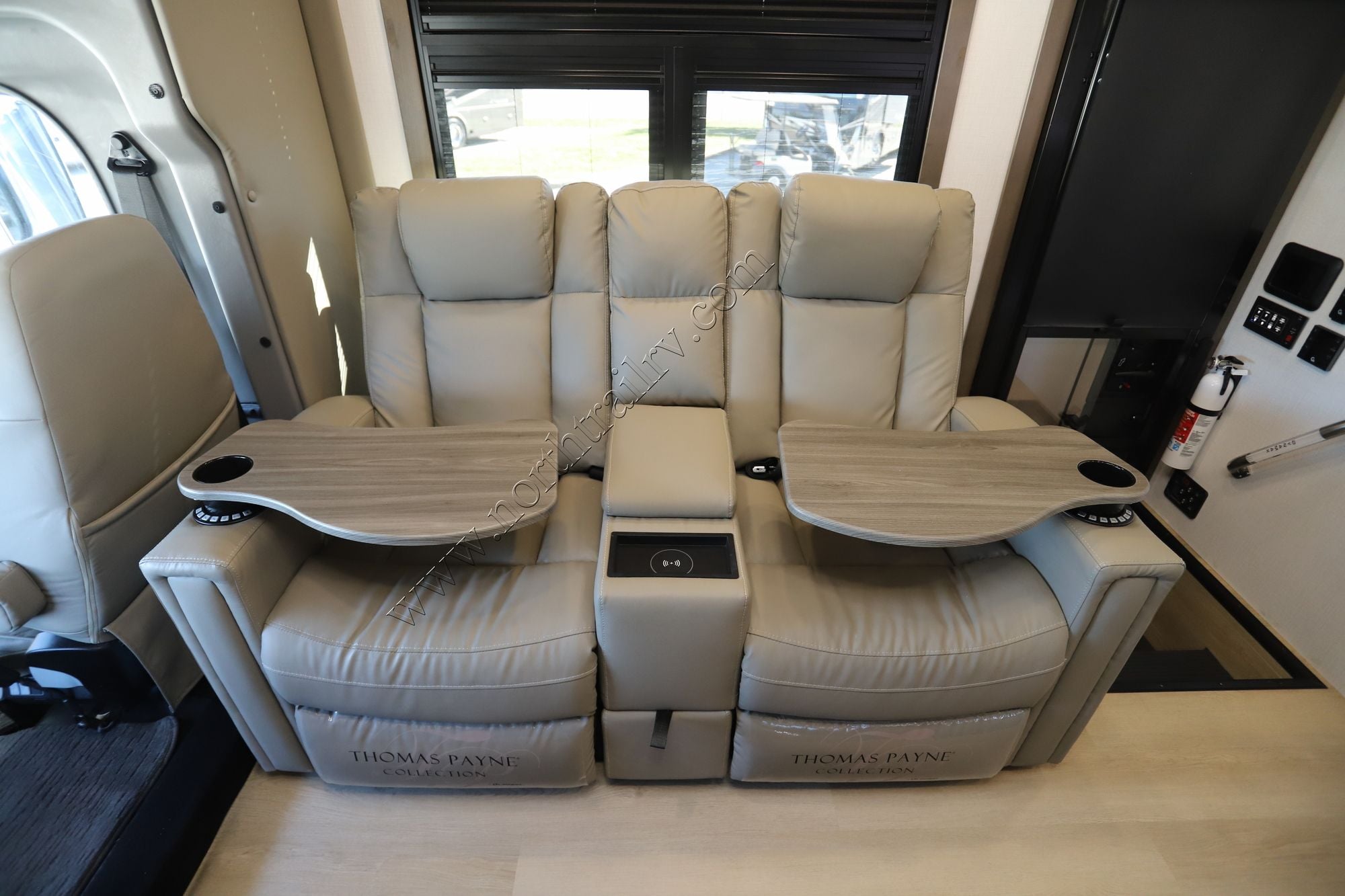 New 2026 Dynamax Dx3 32KD Super C  For Sale