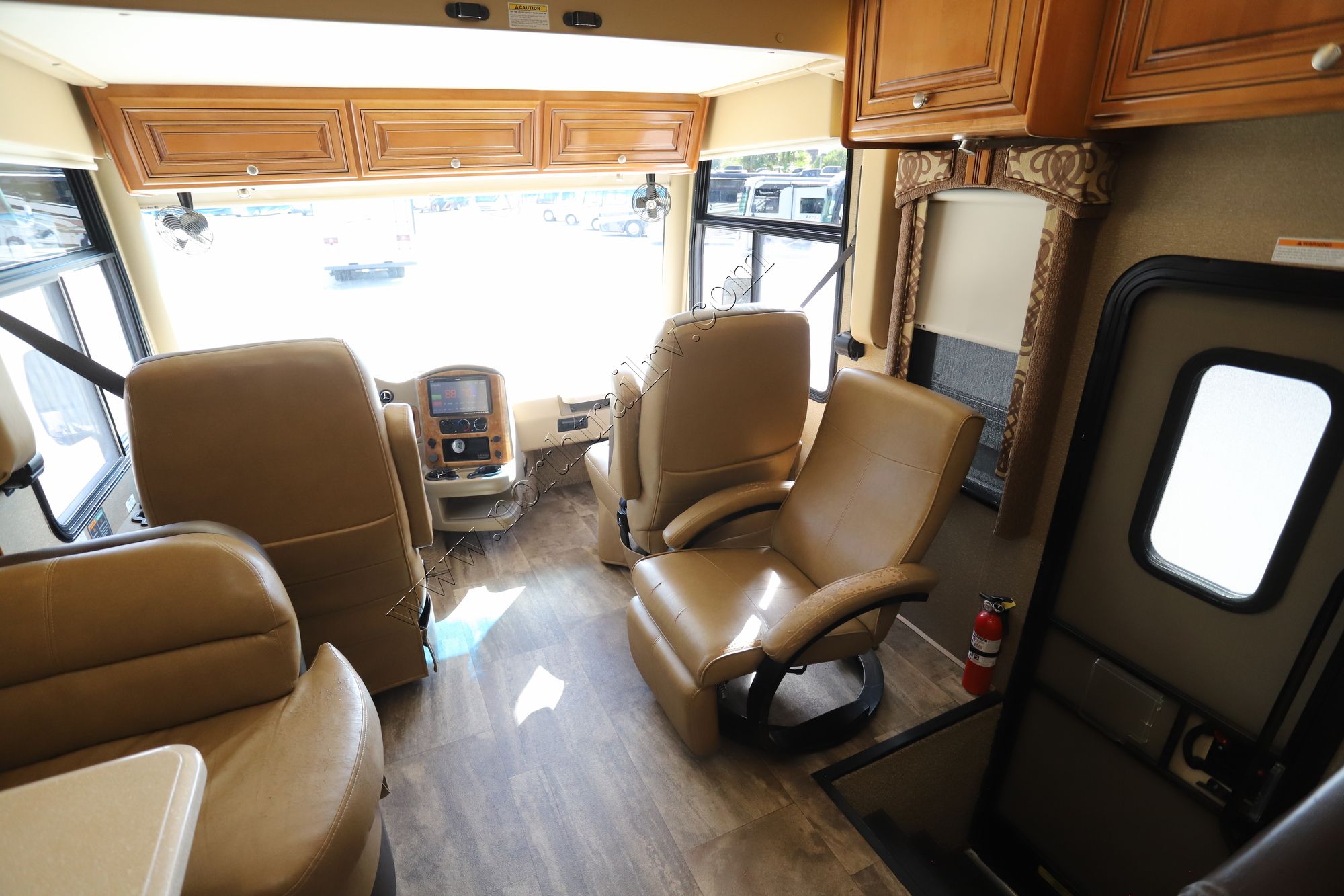 Used 2016 Thor Palazzo 33.2 Class A  For Sale