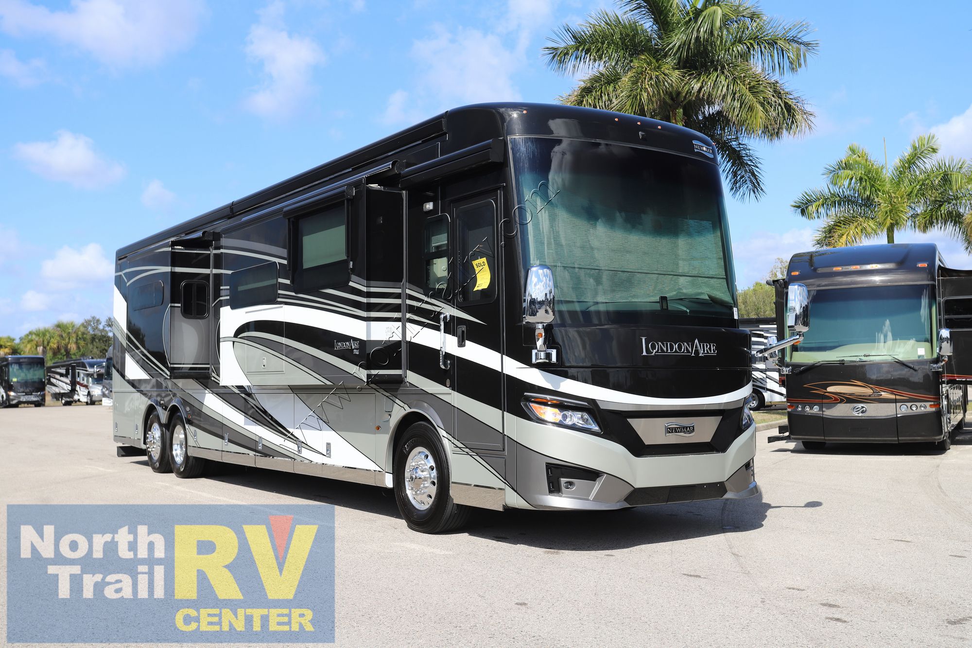 Used 2022 Newmar London Aire 4551 Class A  For Sale