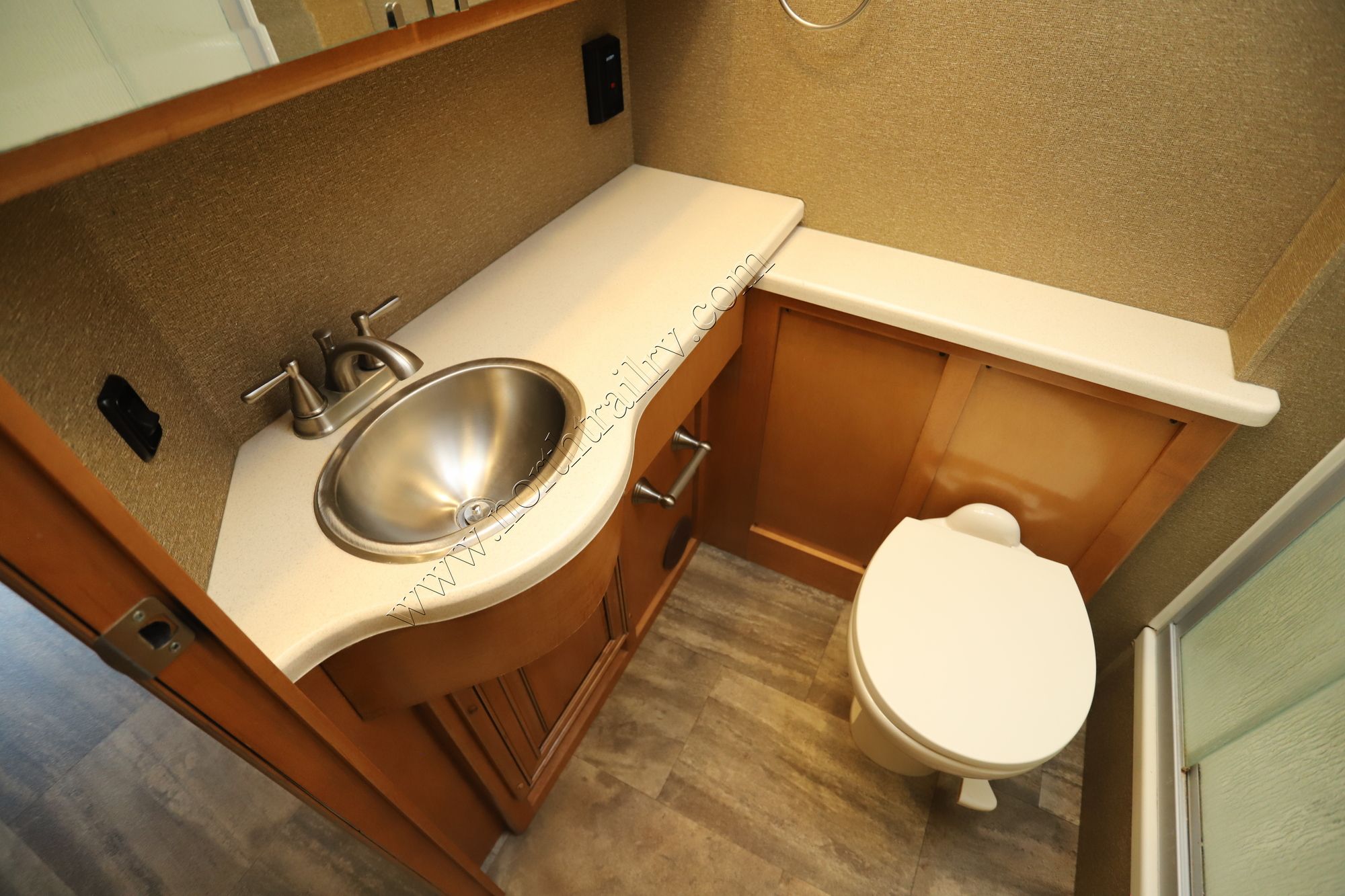 Used 2016 Thor Palazzo 33.2 Class A  For Sale