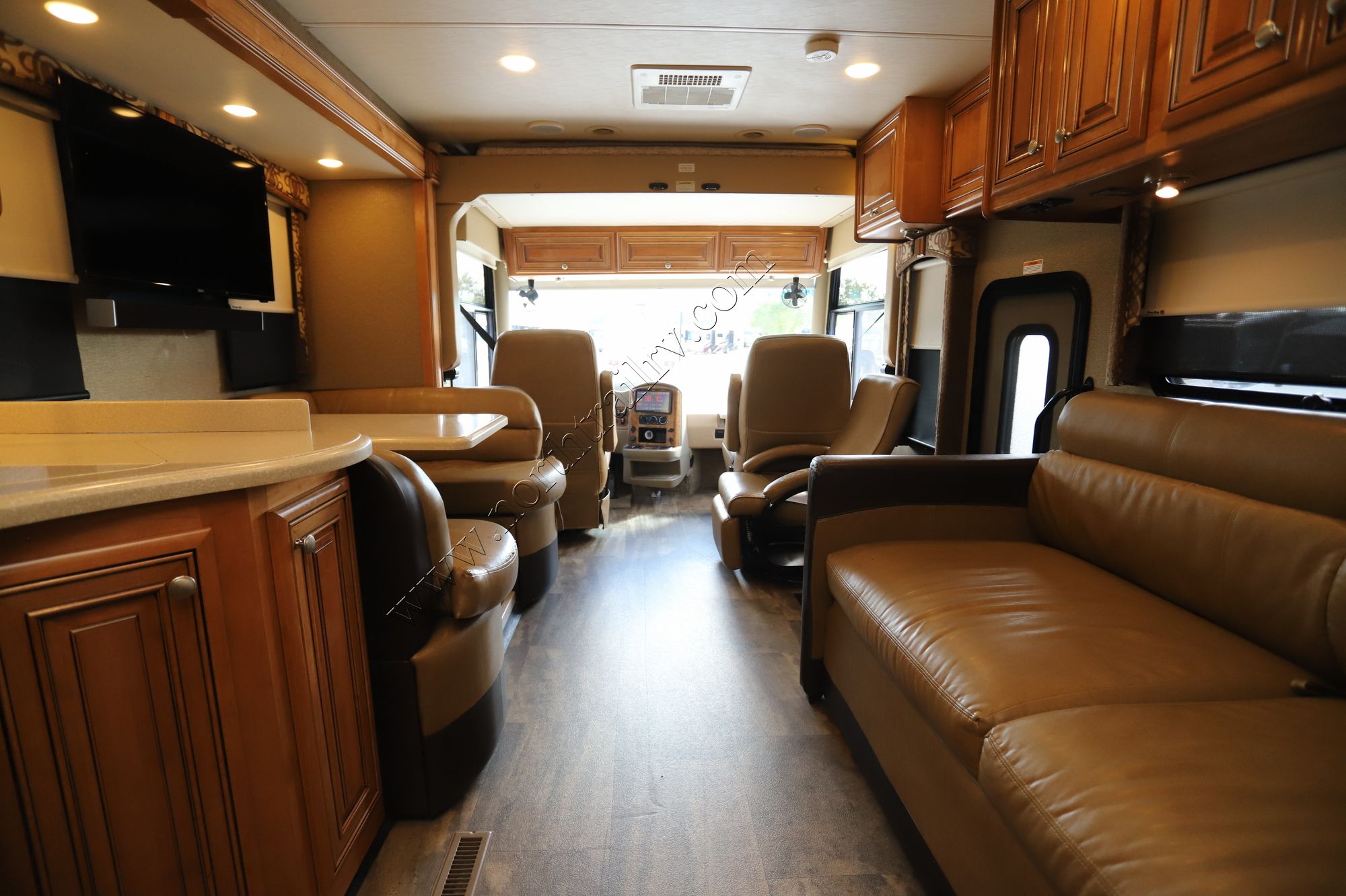 Used 2016 Thor Palazzo 33.2 Class A  For Sale