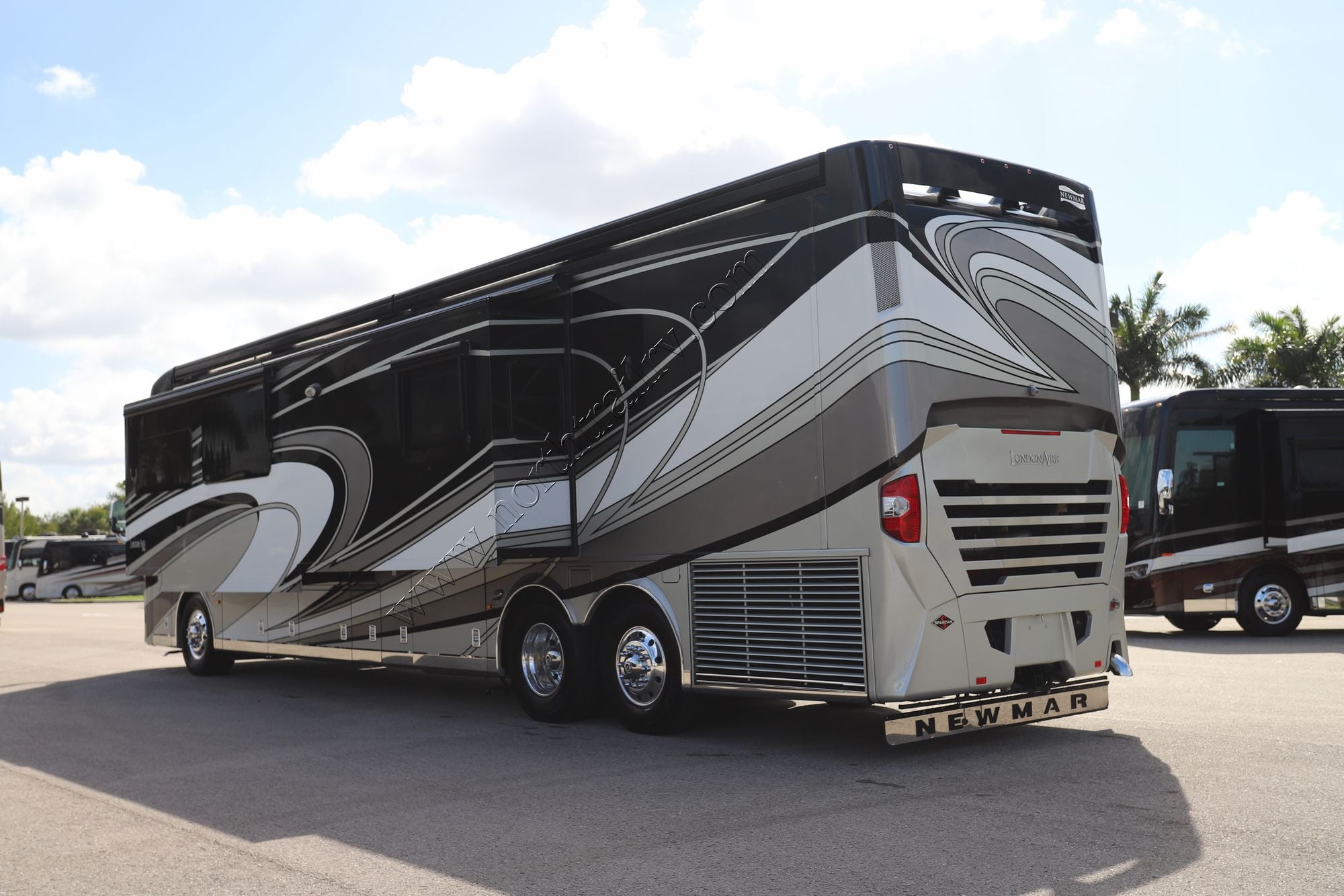 Used 2022 Newmar London Aire 4551 Class A  For Sale