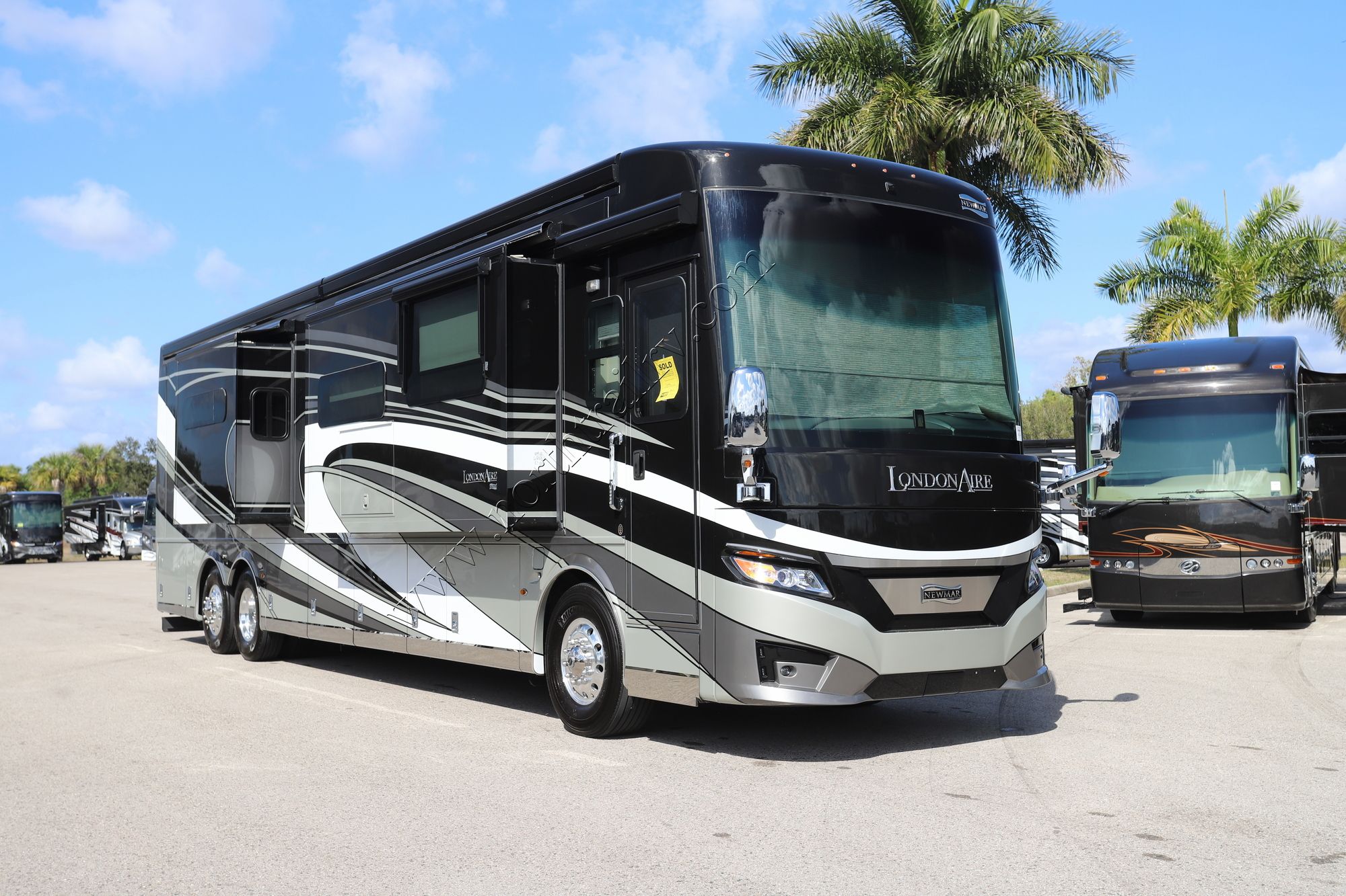 Used 2022 Newmar London Aire 4551 Class A  For Sale
