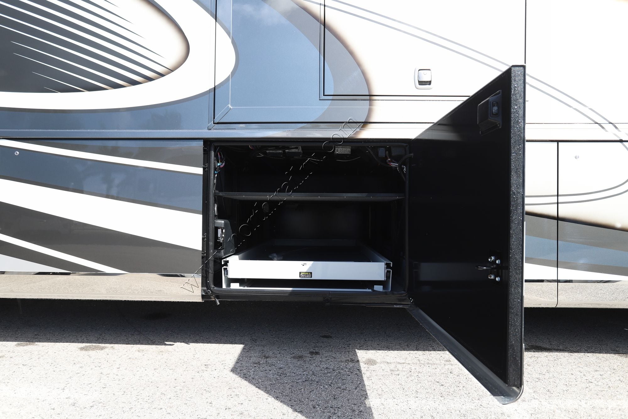 Used 2023 Newmar Essex 4595 Class A  For Sale