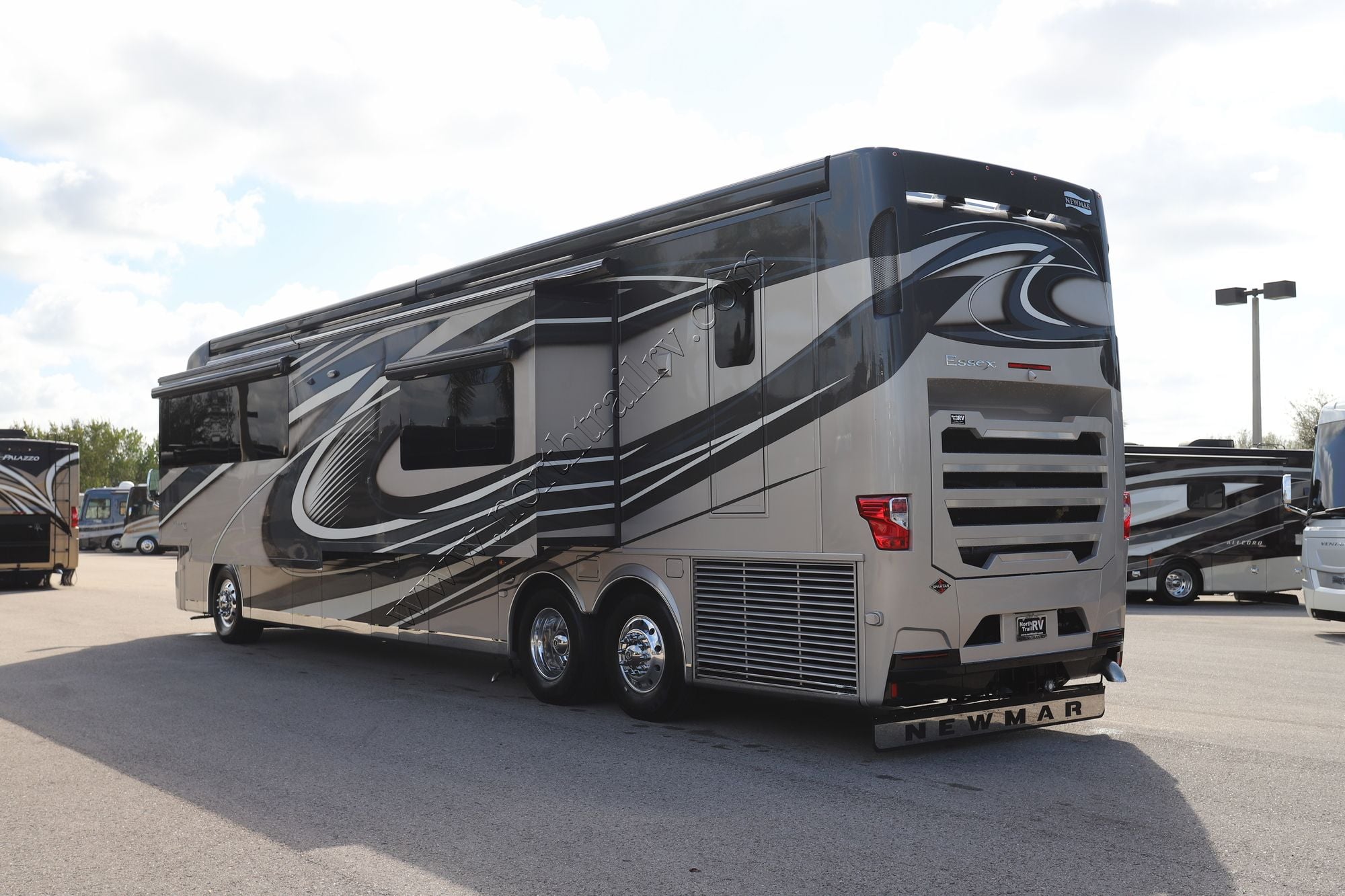 Used 2023 Newmar Essex 4595 Class A  For Sale