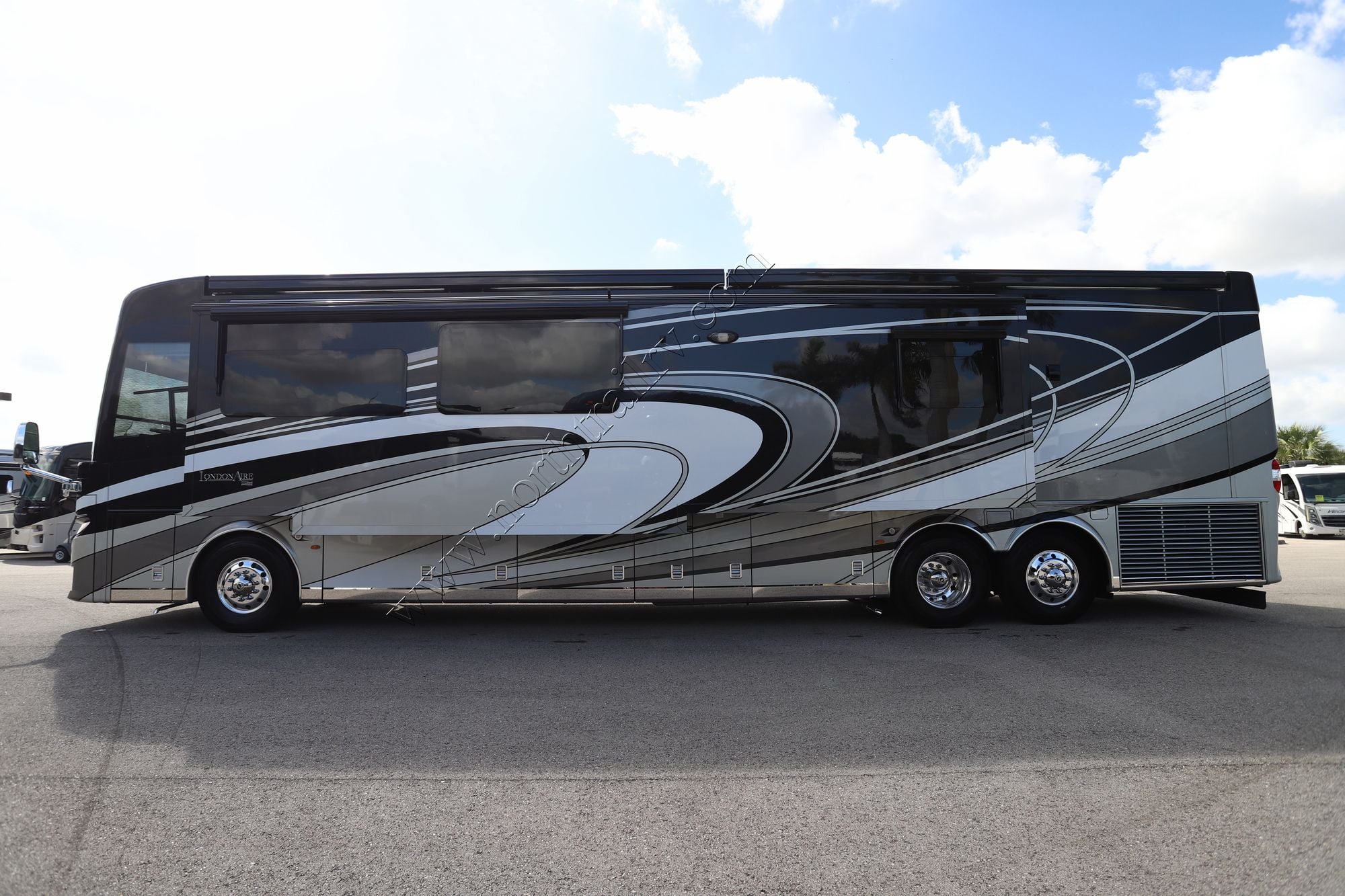 Used 2022 Newmar London Aire 4551 Class A  For Sale