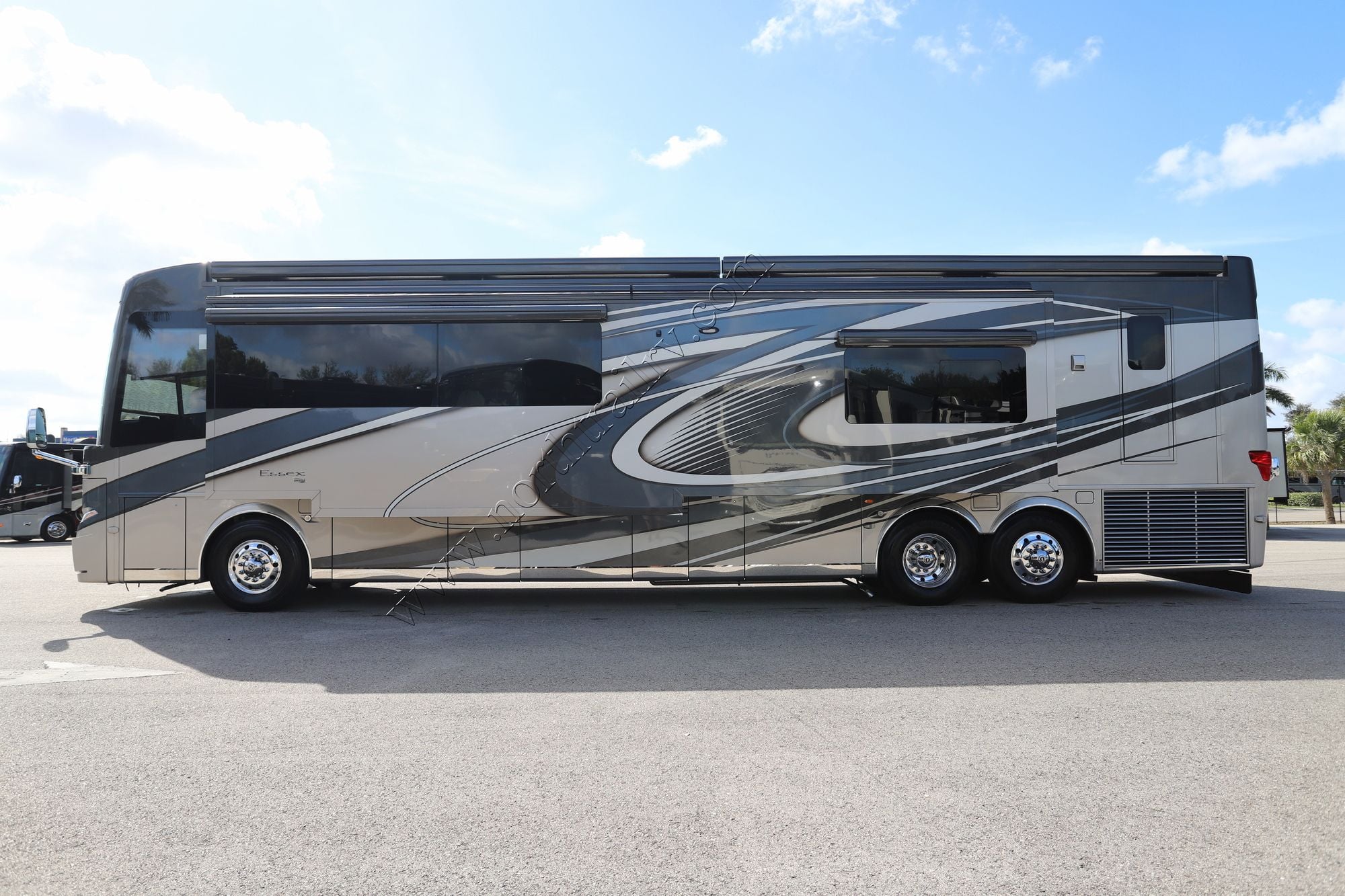 Used 2023 Newmar Essex 4595 Class A  For Sale