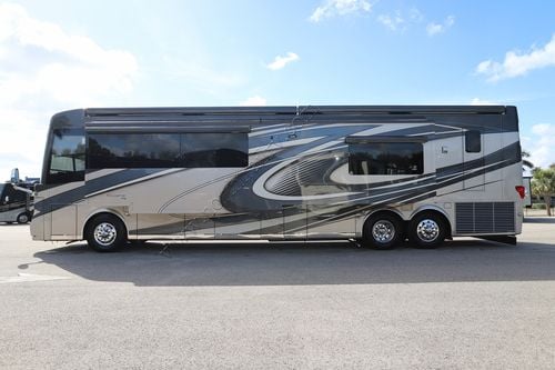 2023 Newmar Essex 4595