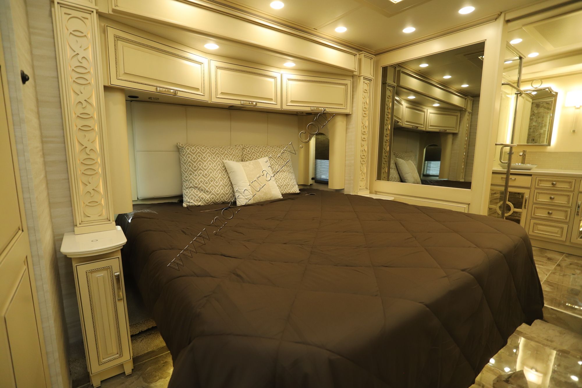 Used 2023 Newmar Essex 4595 Class A  For Sale