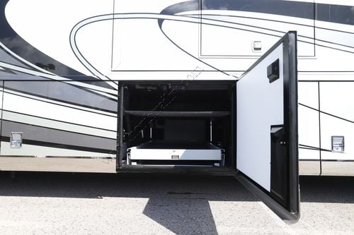 2022 Newmar London Aire 4551