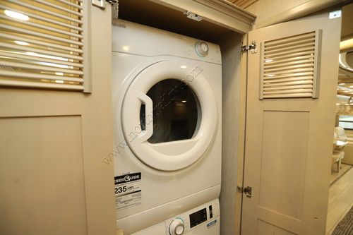 2022 Newmar London Aire 4551