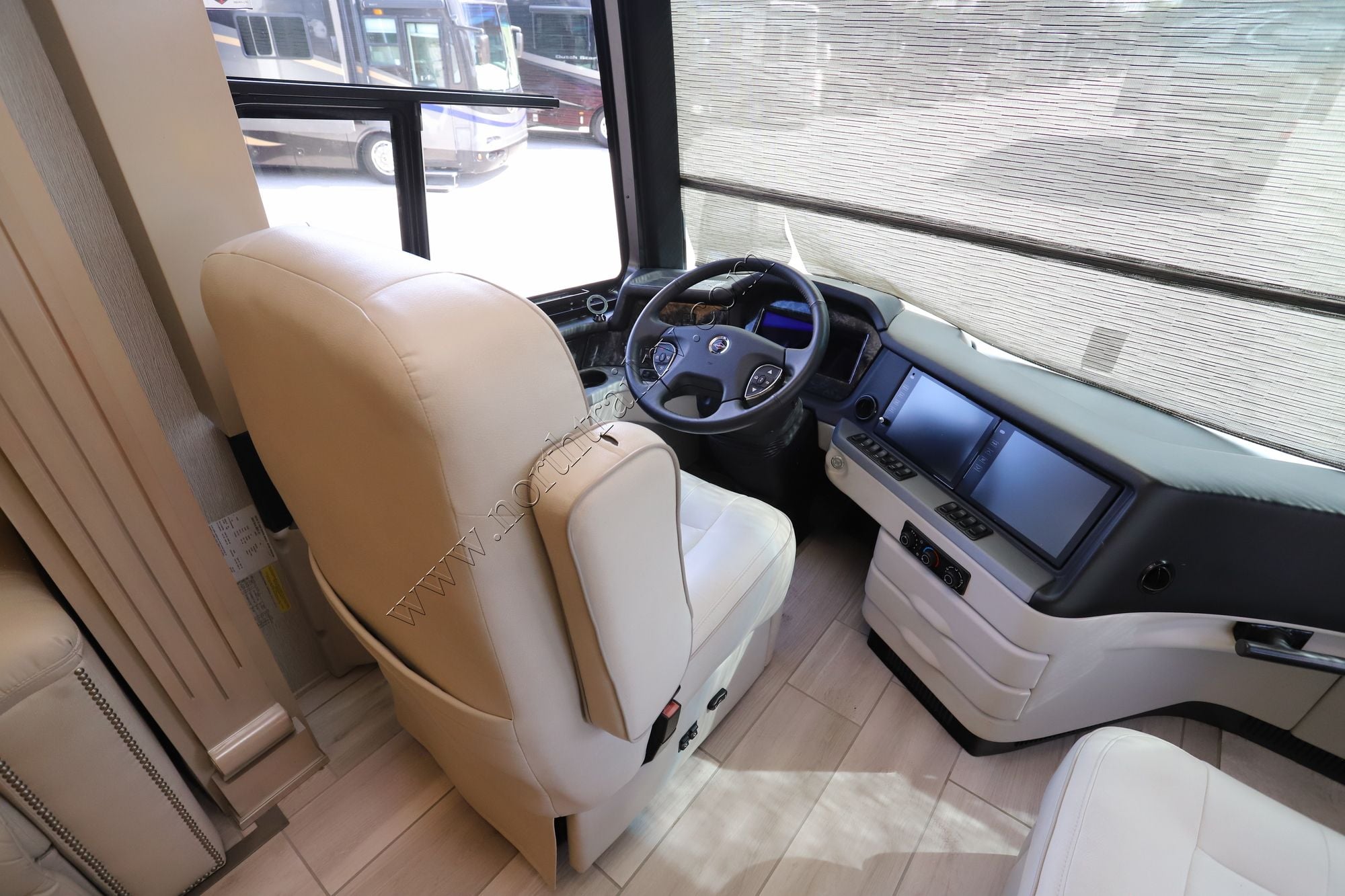 Used 2022 Newmar London Aire 4551 Class A  For Sale