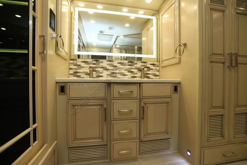 2022 Newmar London Aire 4551