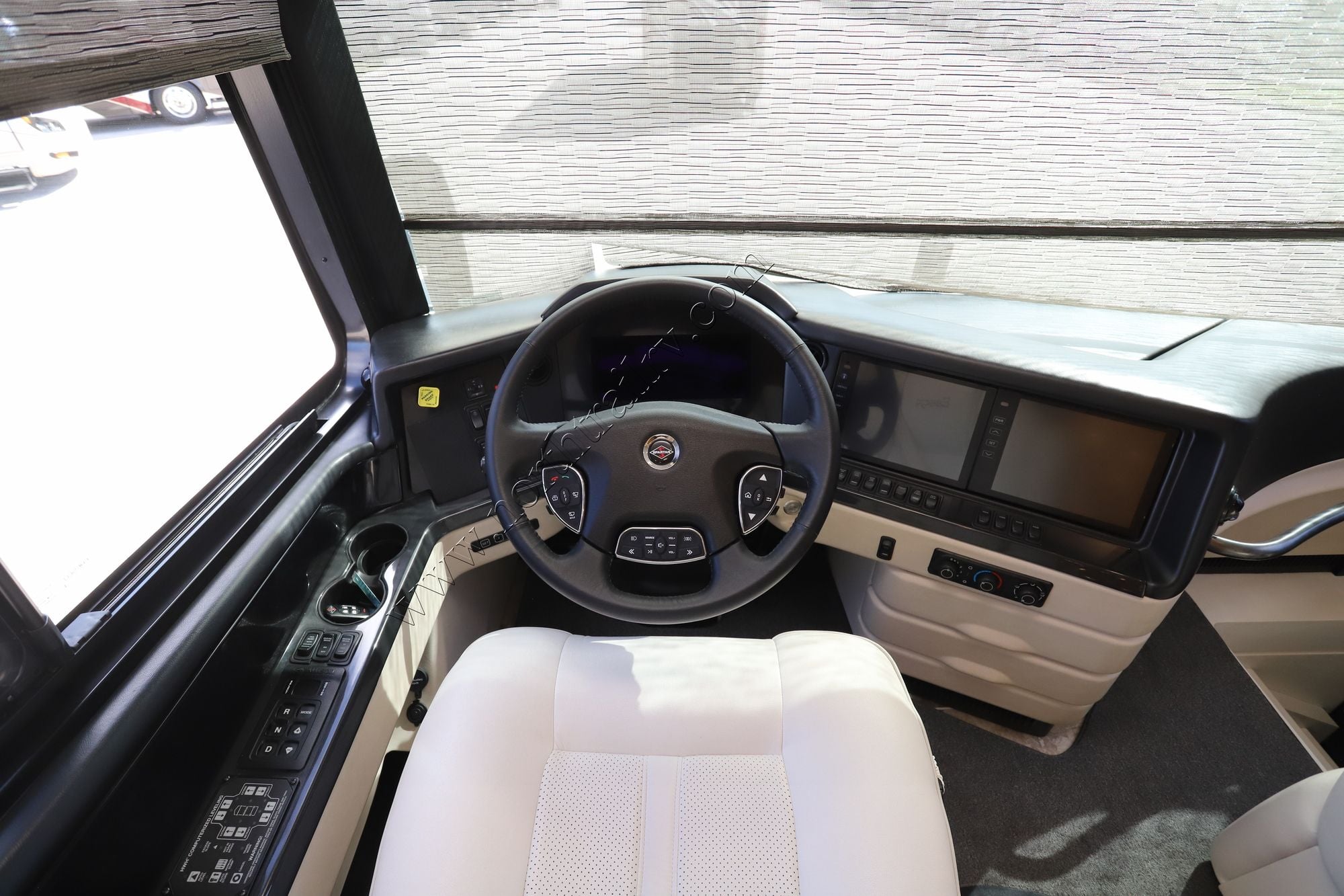 Used 2023 Newmar Essex 4595 Class A  For Sale