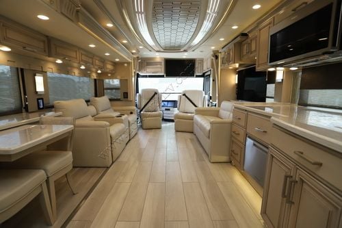 2022 Newmar London Aire 4551