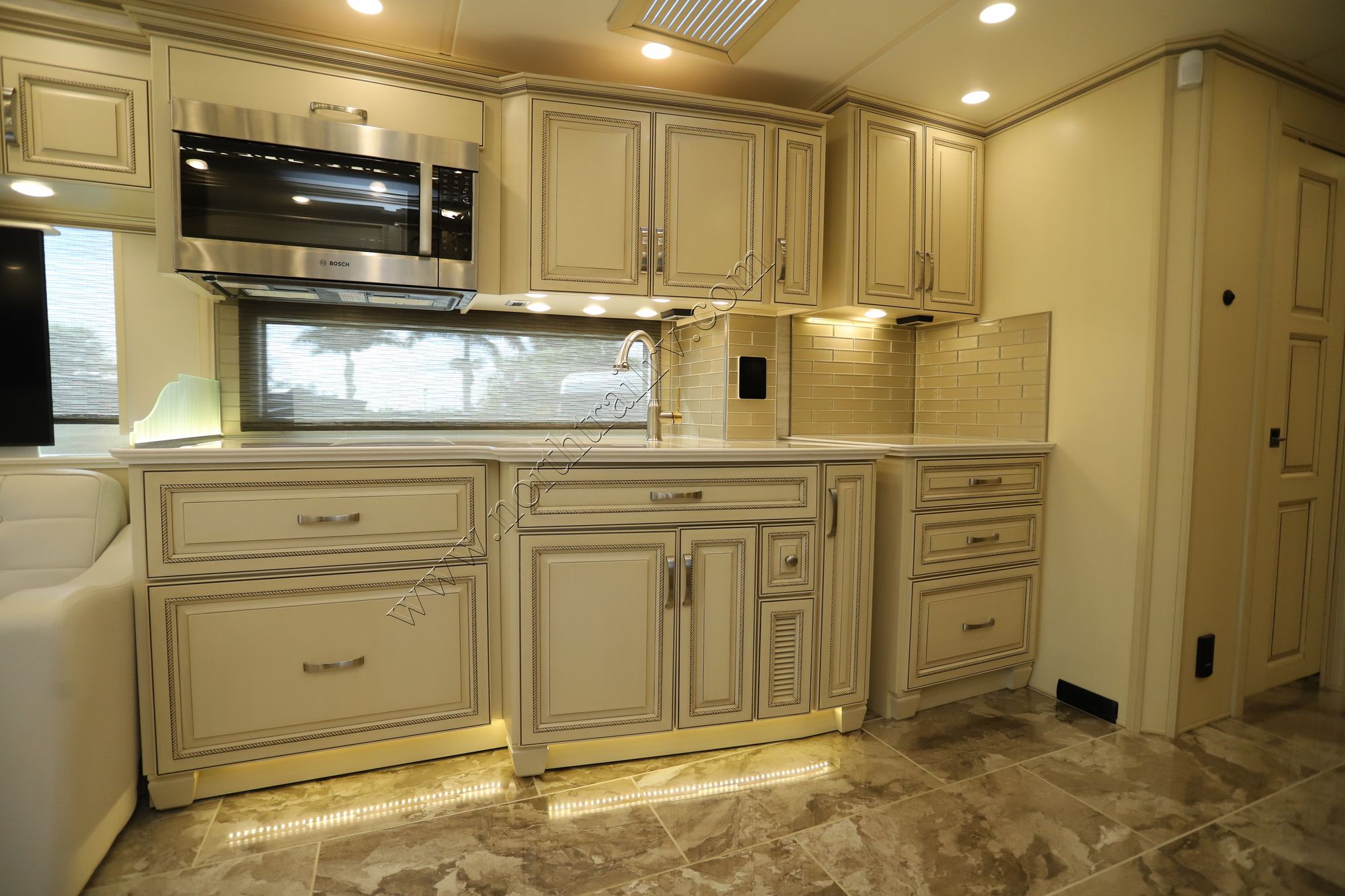 Used 2023 Newmar Essex 4595 Class A  For Sale