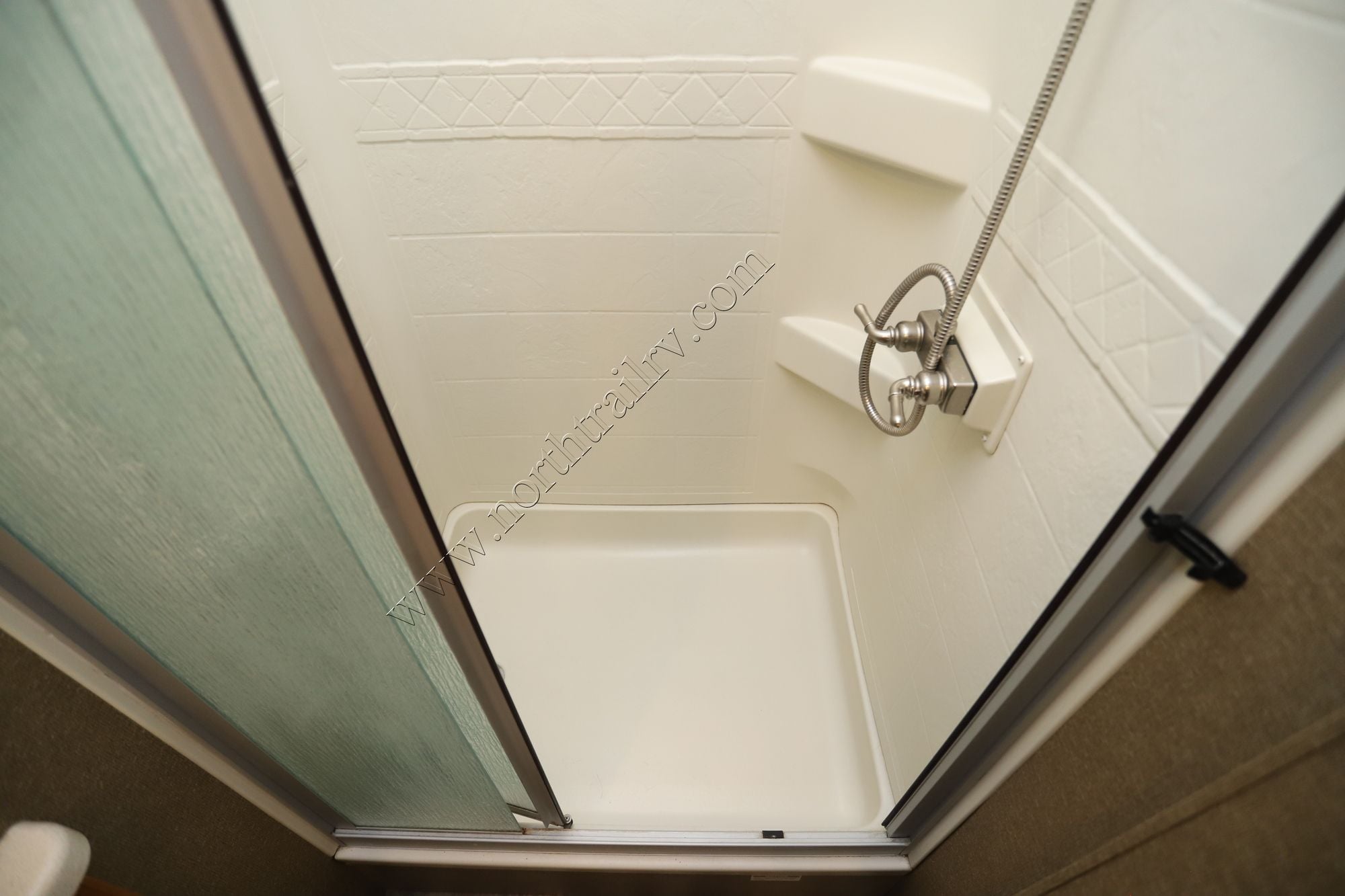 Used 2016 Thor Palazzo 33.2 Class A  For Sale