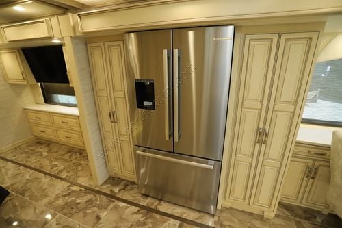 2023 Newmar Essex 4595