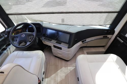 2022 Newmar London Aire 4551