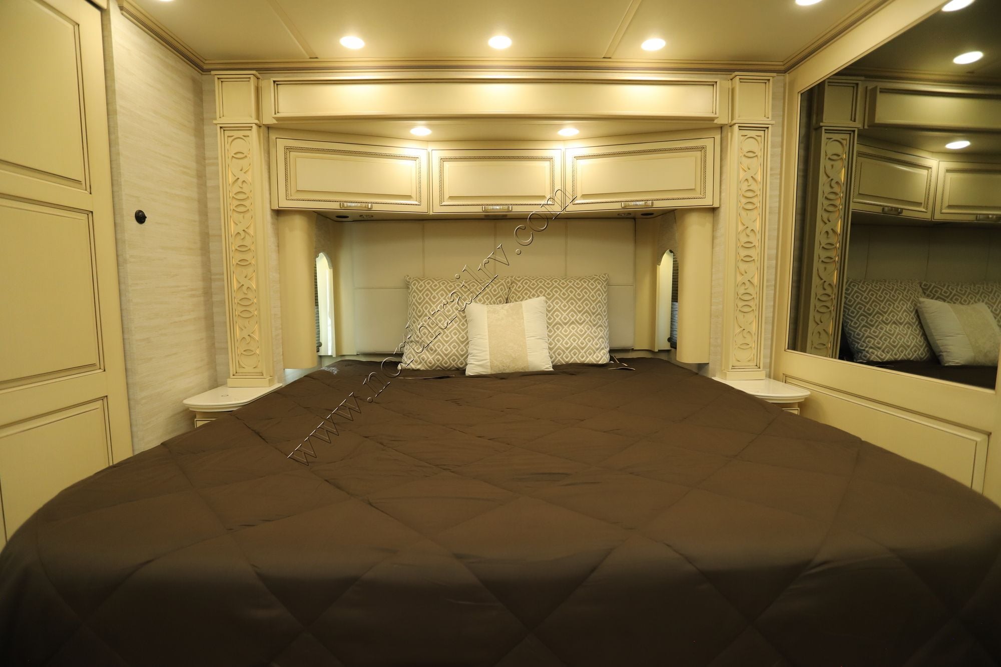 Used 2023 Newmar Essex 4595 Class A  For Sale