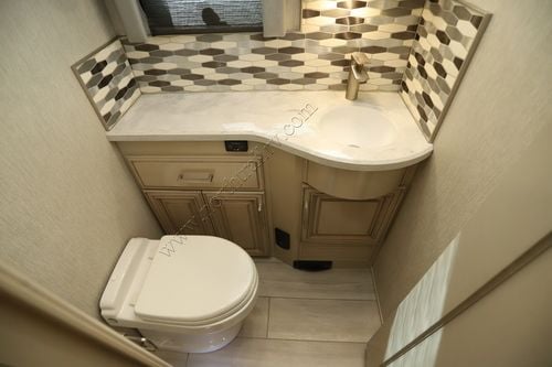 2022 Newmar London Aire 4551