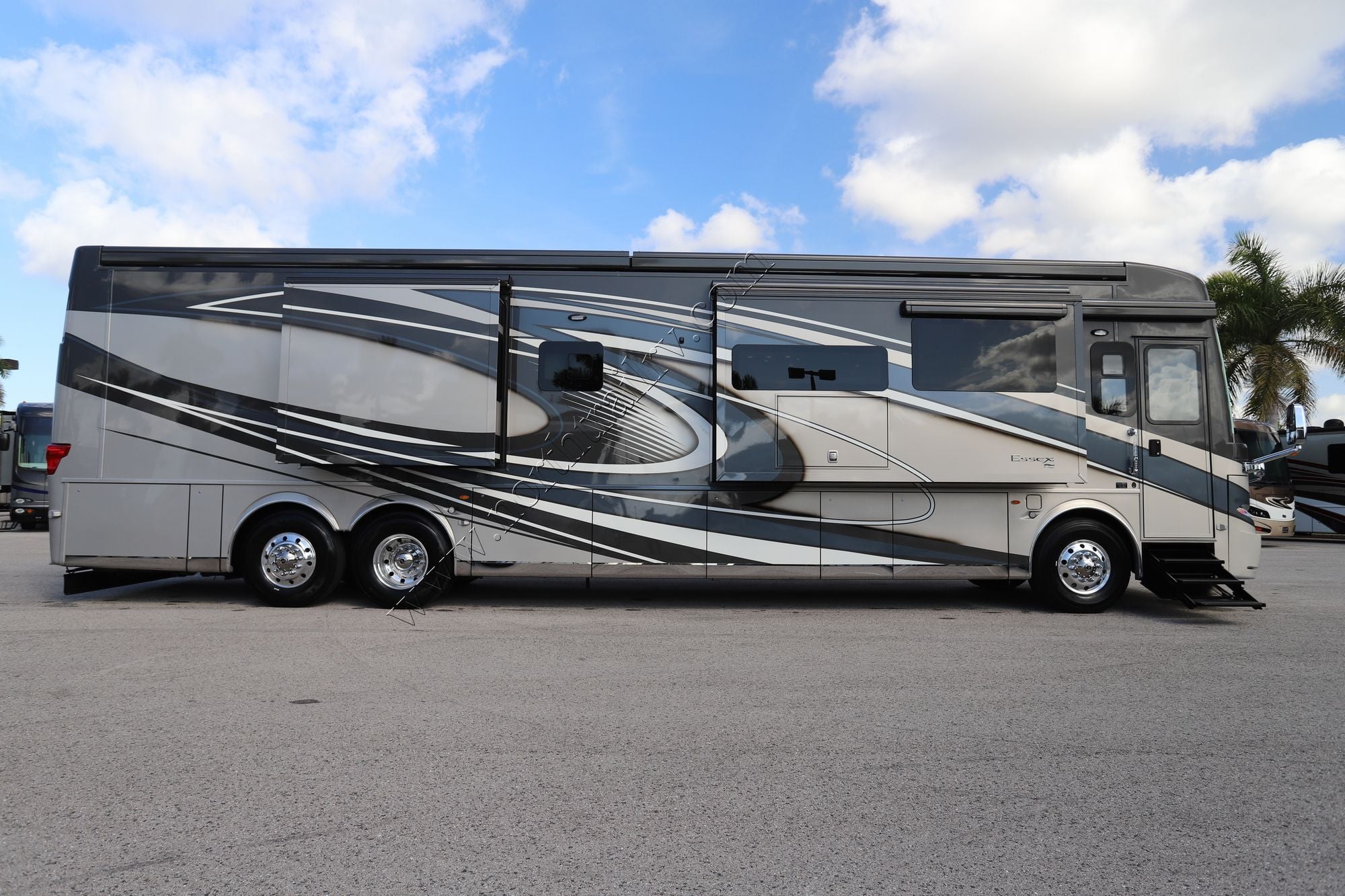 Used 2023 Newmar Essex 4595 Class A  For Sale