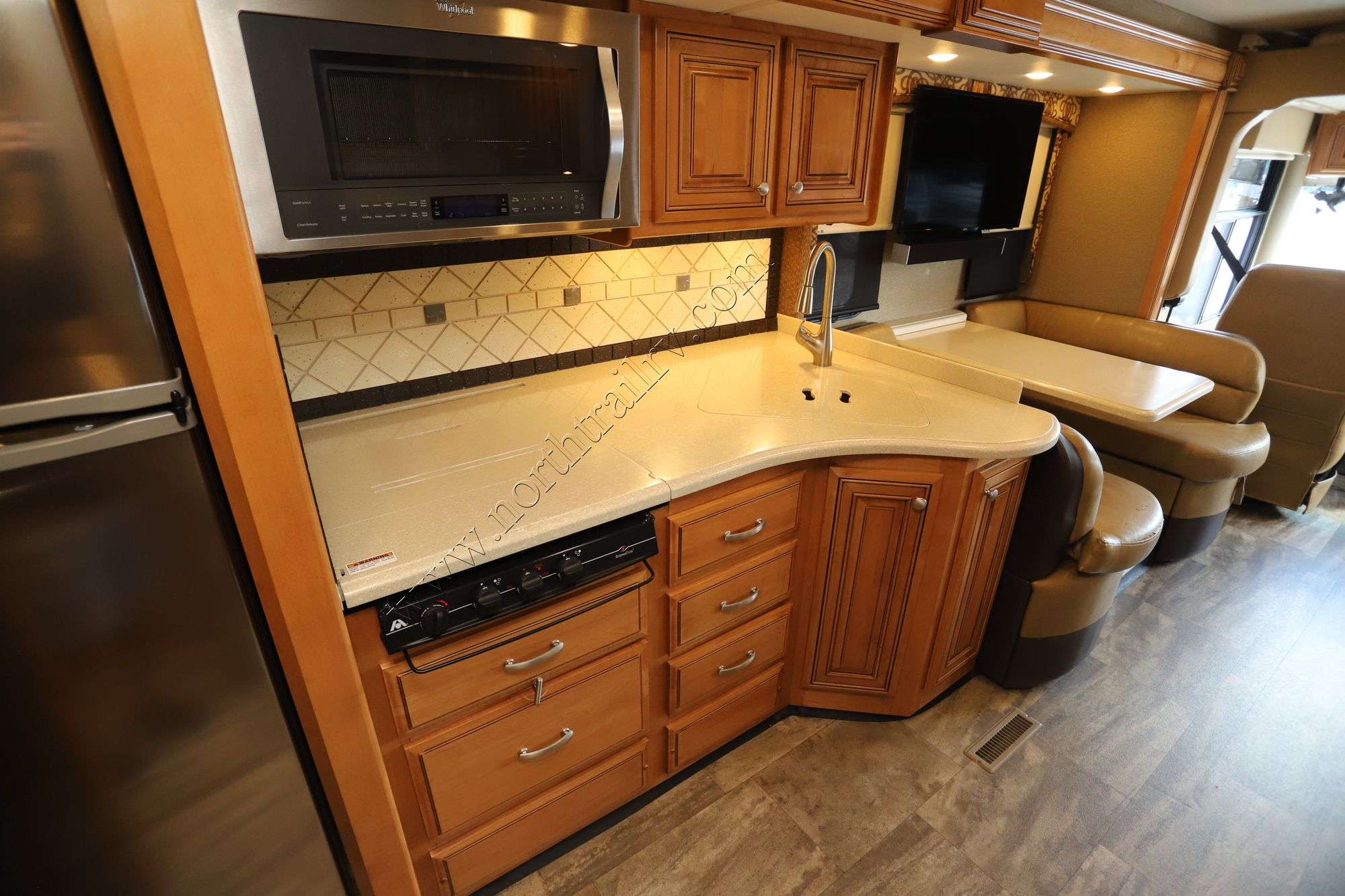 Used 2016 Thor Palazzo 33.2 Class A  For Sale