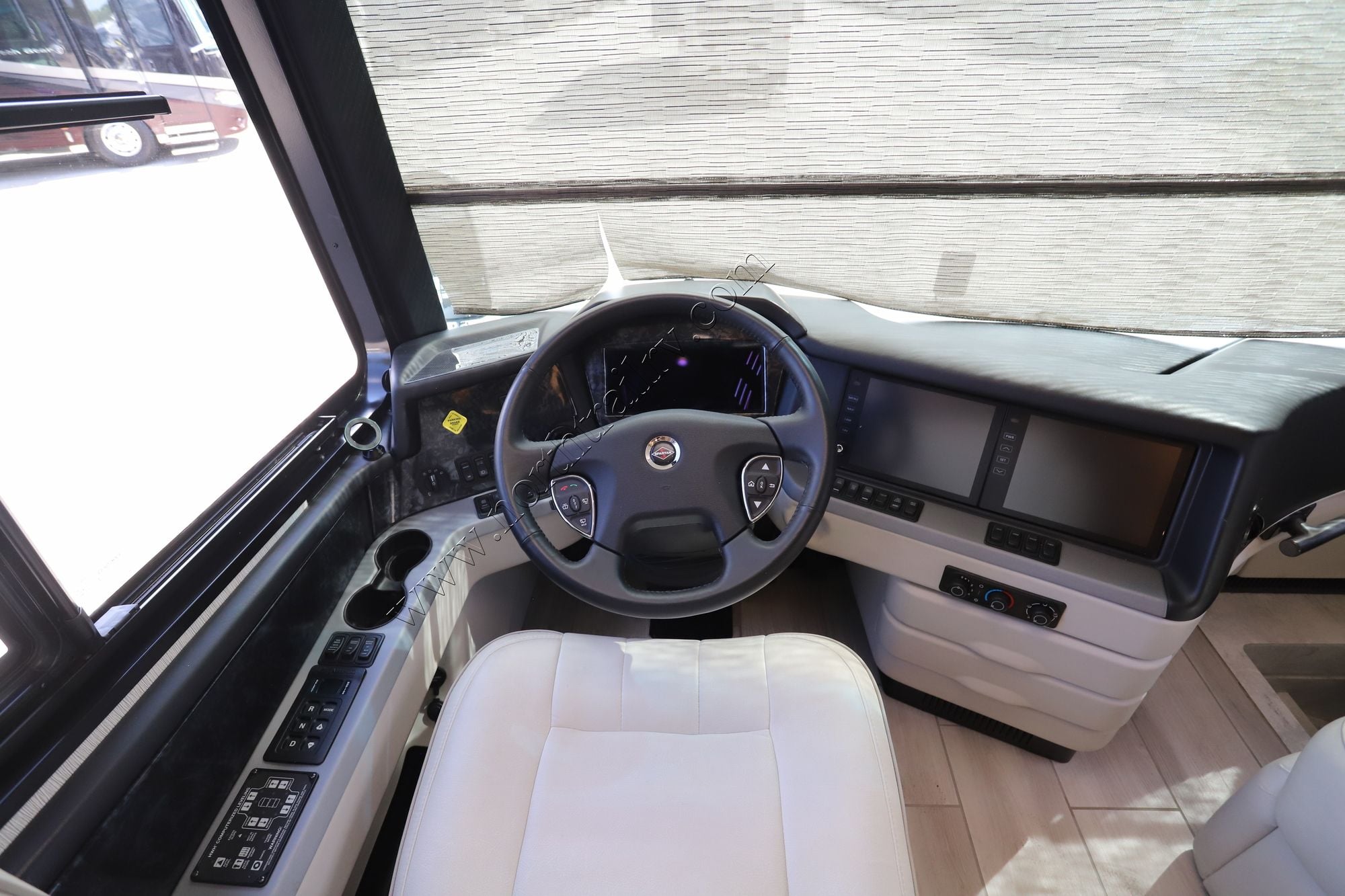 Used 2022 Newmar London Aire 4551 Class A  For Sale