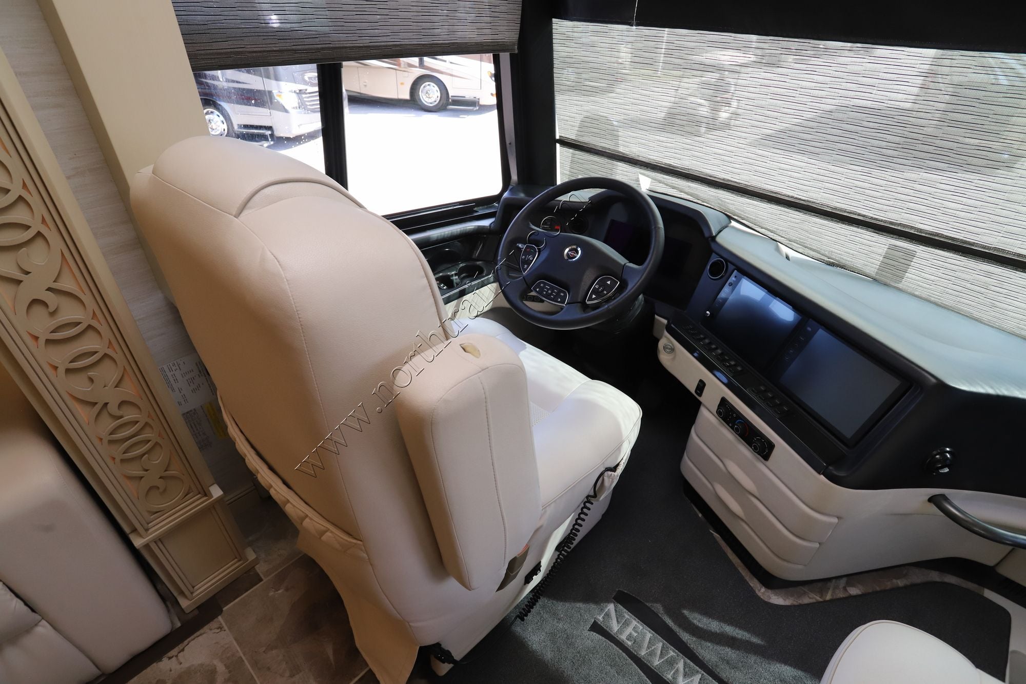 Used 2023 Newmar Essex 4595 Class A  For Sale